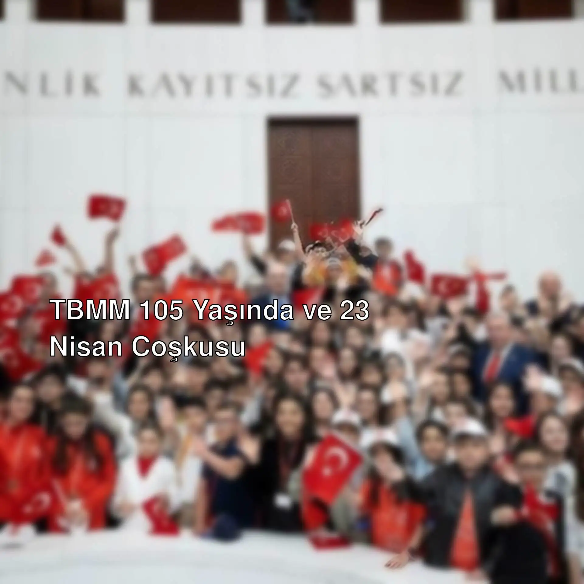 TBMM 105 yaşında, etkinlikler için bir grup insan poz veriyor. TBMM 105 yaşında, etkinlikler için bir grup insan poz veriyor.