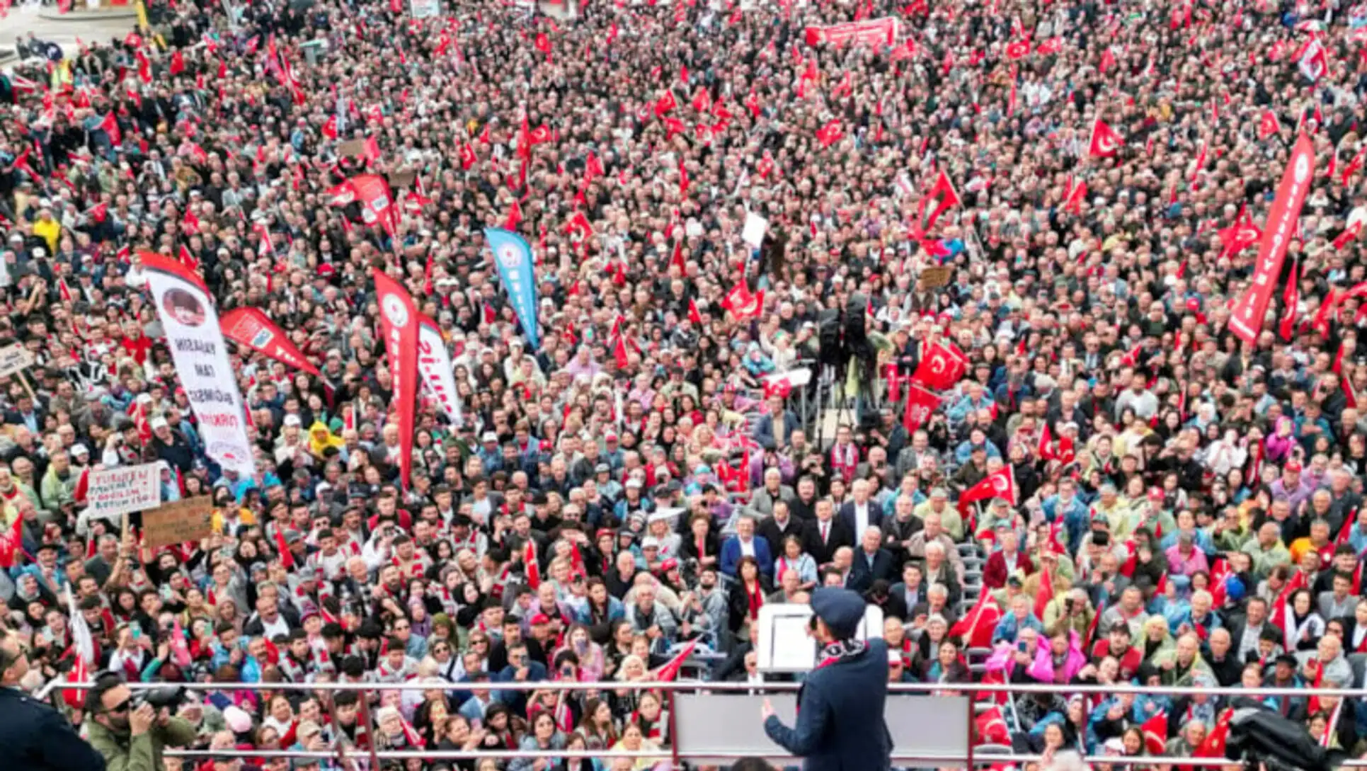 A large crowd of people.