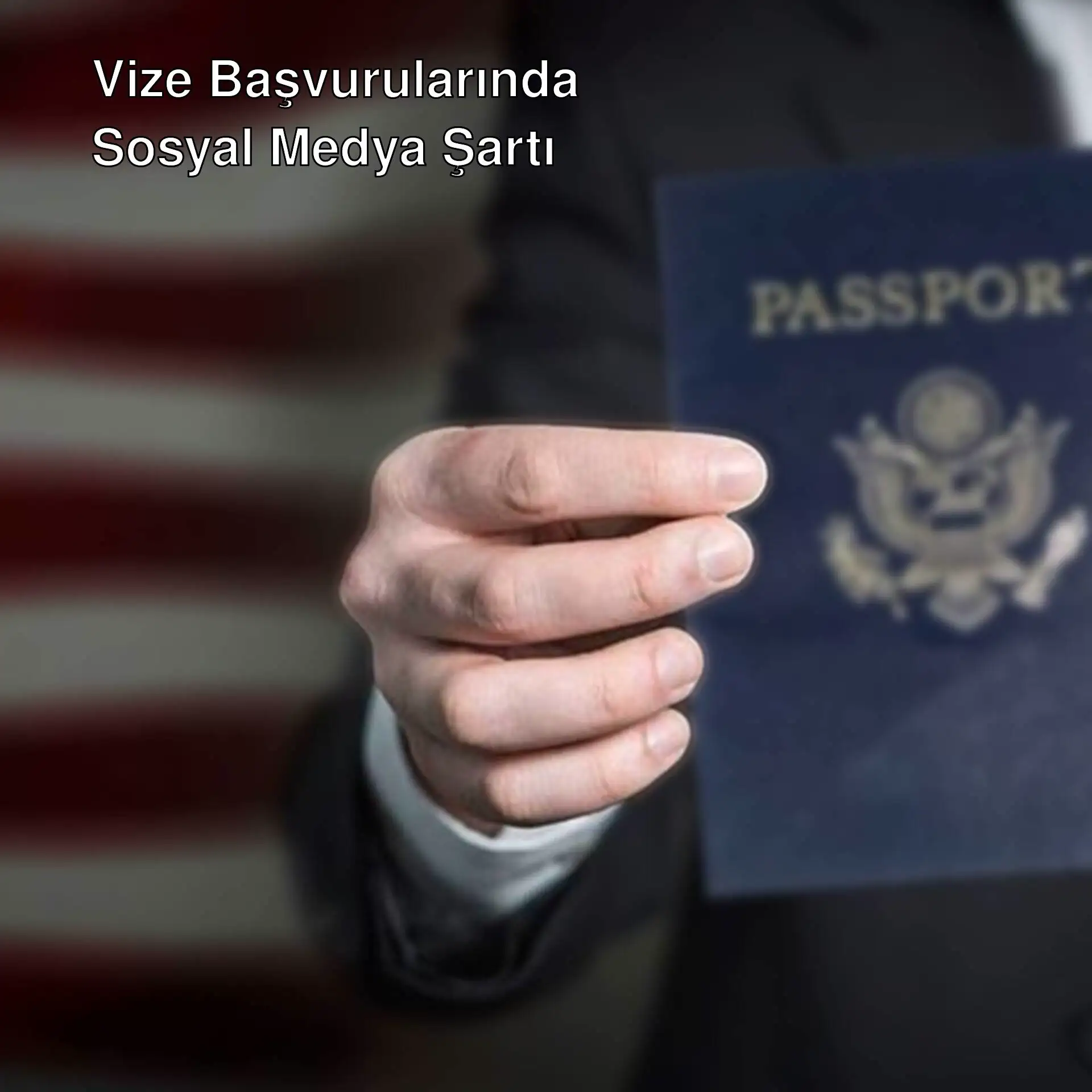 Bir el pasaport tutuyor. Bir el pasaport tutuyor.