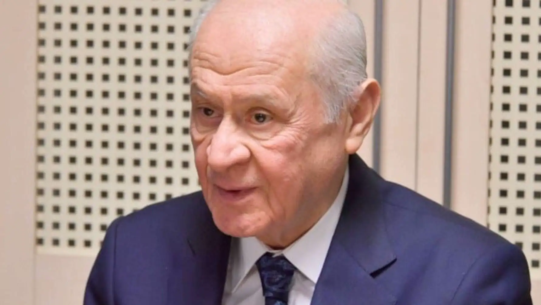 Devlet Bahçeli, CHP'li Sezgin Tanrıkulu ile görüştü. Devlet Bahçeli, CHP'li Sezgin Tanrıkulu ile görüştü.
