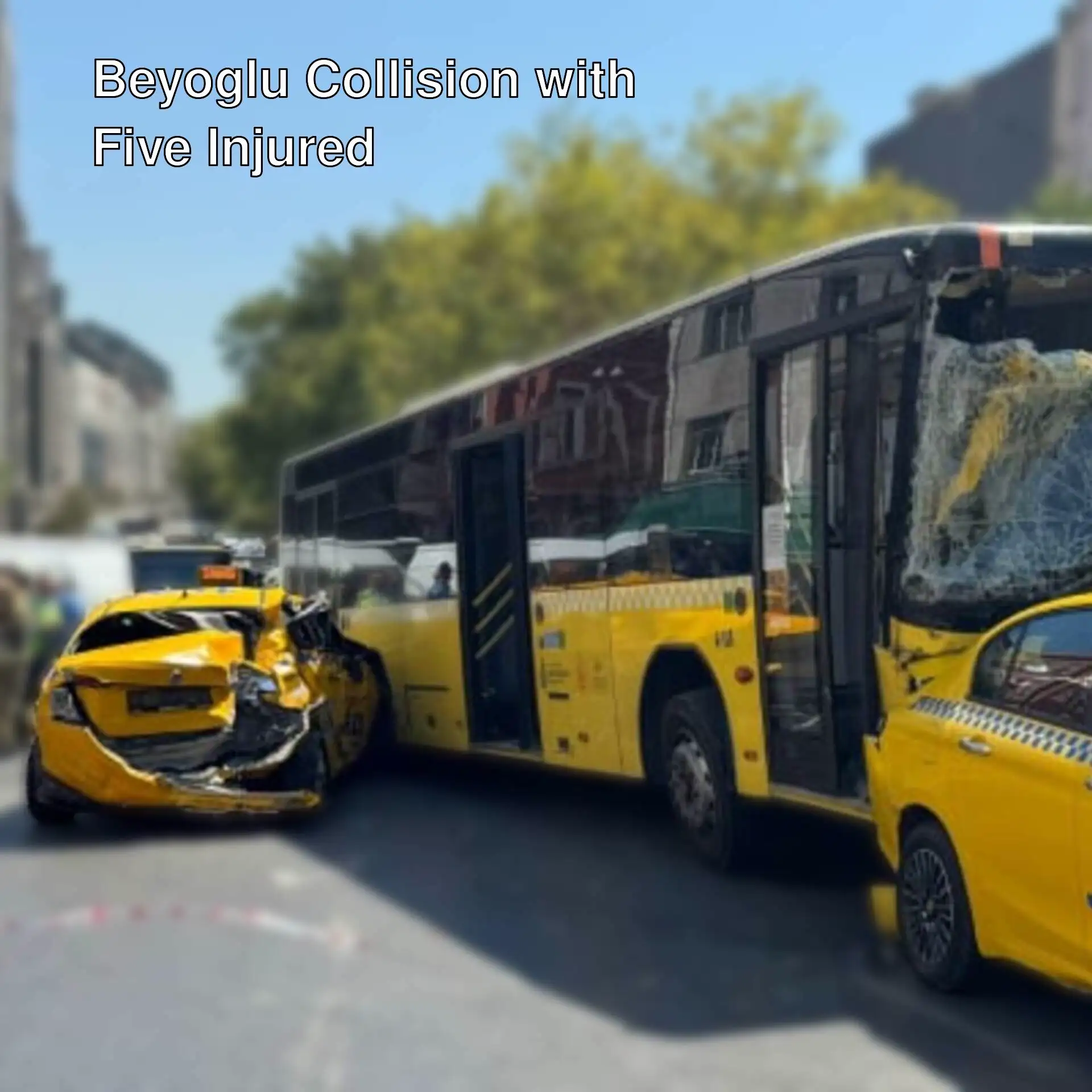 The moment of a bus and car crash in Beyoğlu. The moment of a bus and car crash in Beyoğlu.