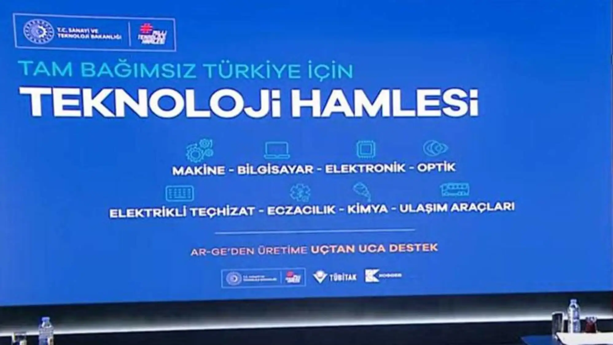 Bir ekranda metinler.