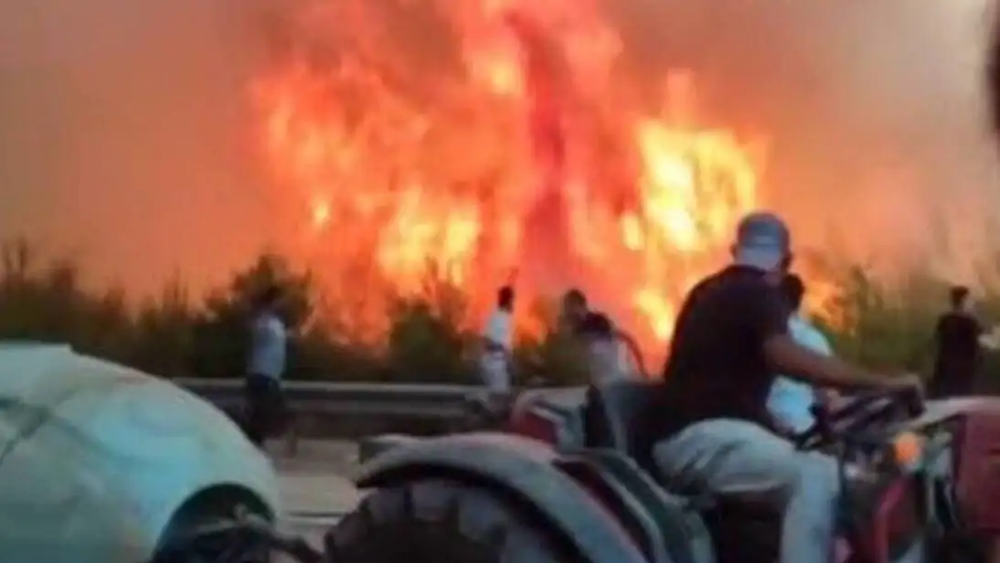 Fire and firefighting efforts in the Bursa fire area.