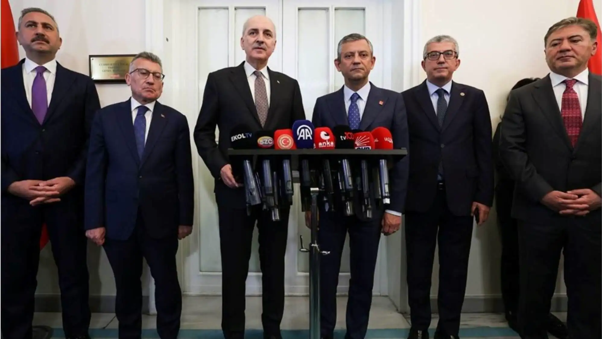 TBMM Başkanı Numan Kurtulmuş, siyasi partilere ziyaretlerde bulundu. TBMM Başkanı Numan Kurtulmuş, siyasi partilere ziyaretlerde bulundu.