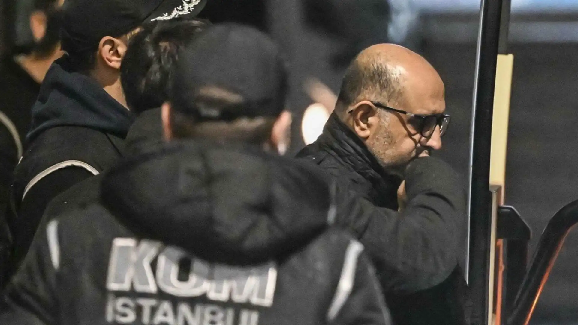 Beşli çete operasyonları sırasında gözaltına alınan kişiler.