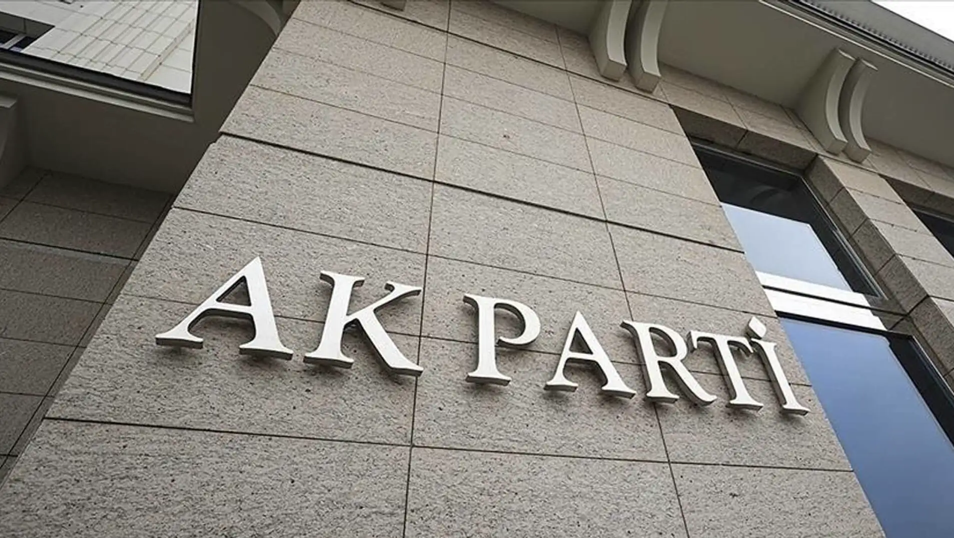A meeting will be held in the Parliament.