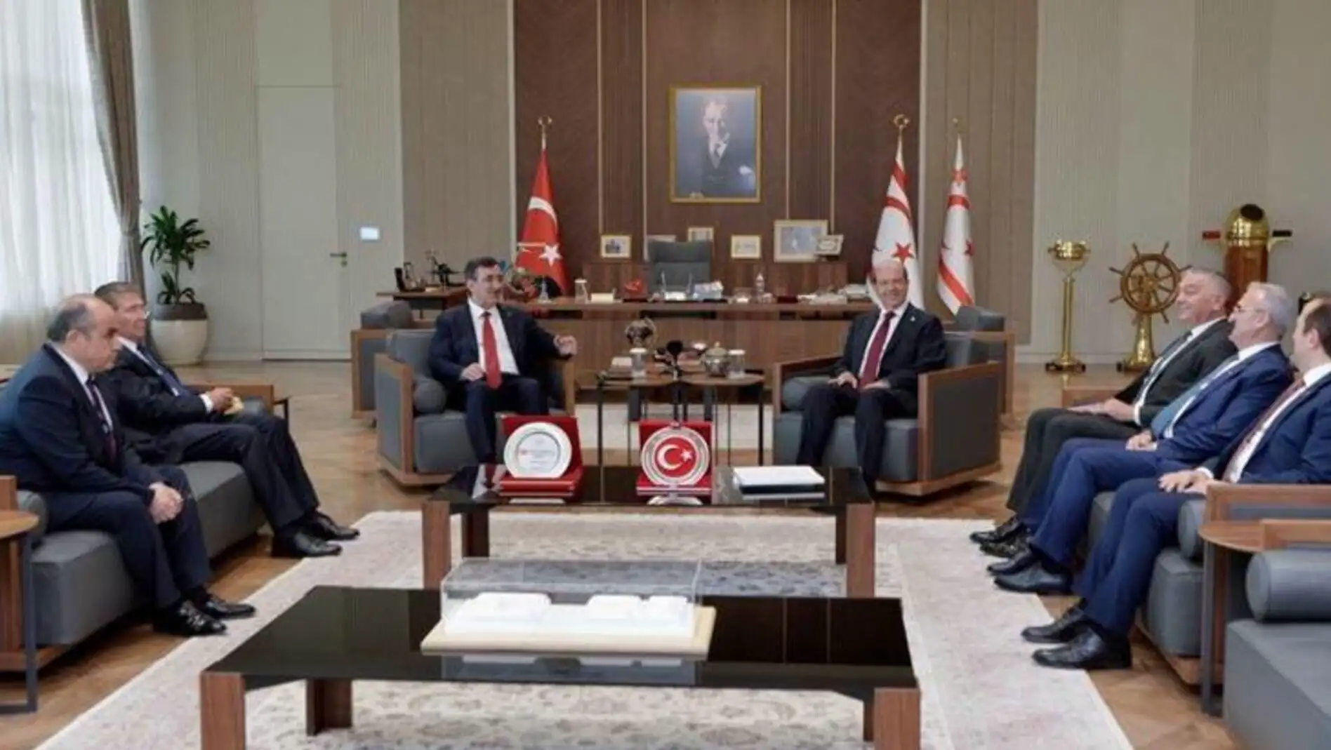 Vice President Yılmaz and TRNC President Tatar during the meeting.