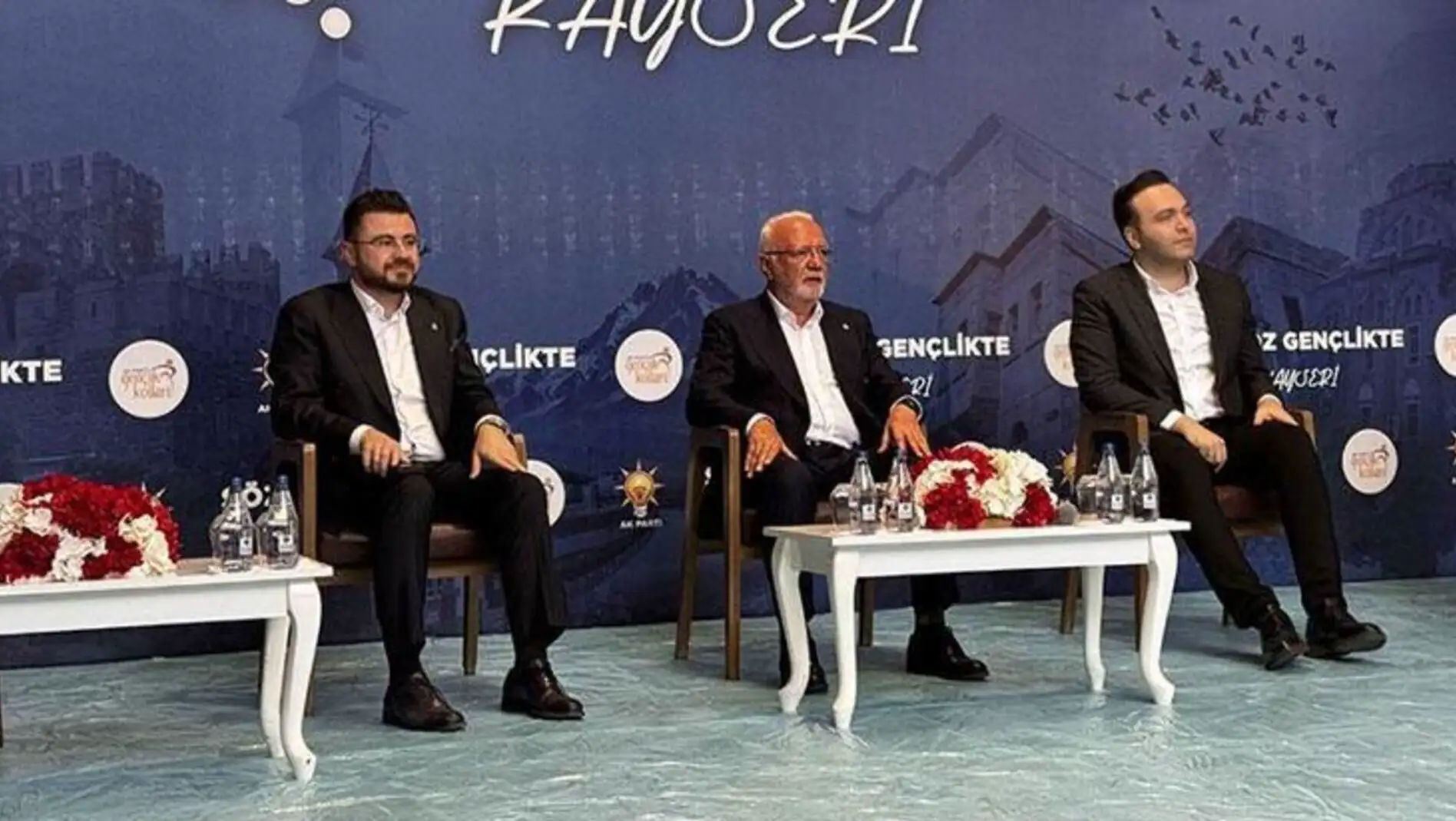 President Erdoğan is chatting with the youth.