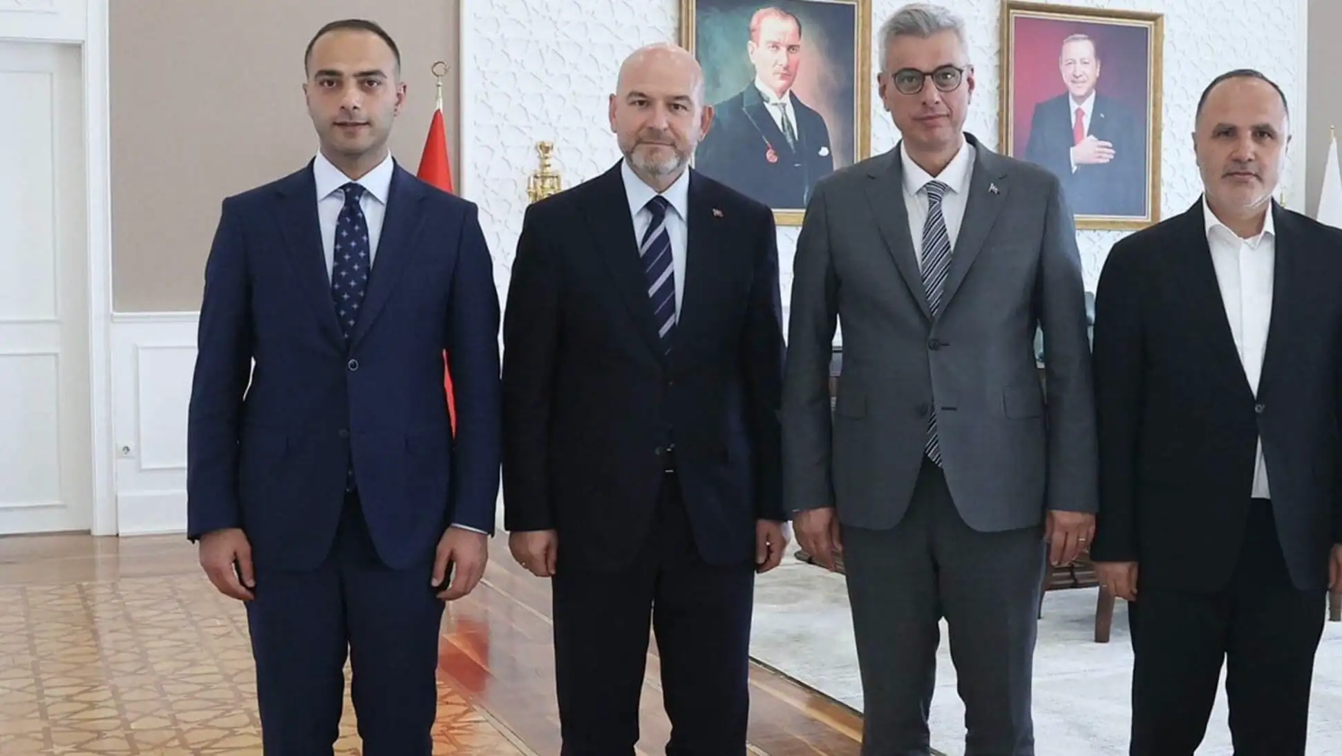 Eray Karadeniz, yeni görevine neşeli bir şekilde başladı.