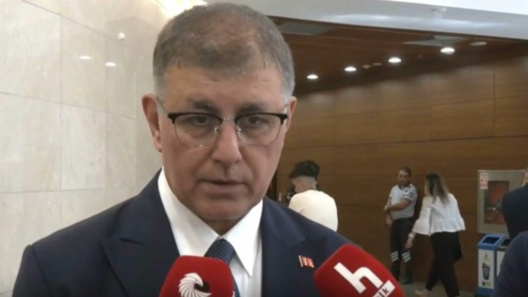Cemil Tugay, Hazine ve Maliye Bakanı Mehmet Şimşek ile görüşme sırasında.