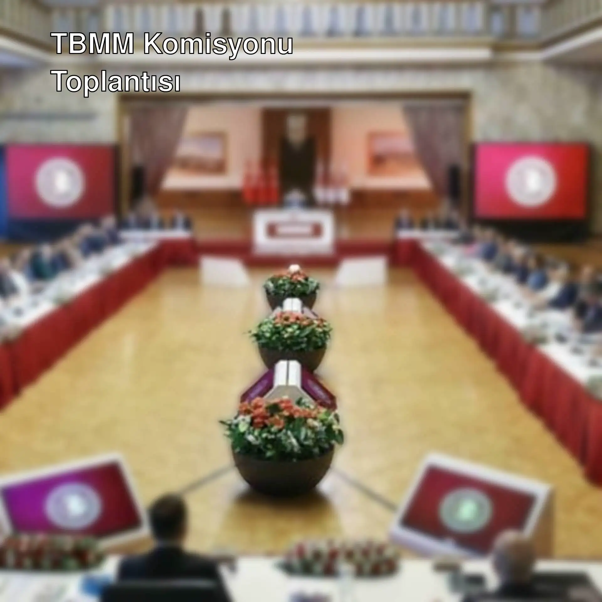 TBMM'de toplantıya katılan milletvekilleri.