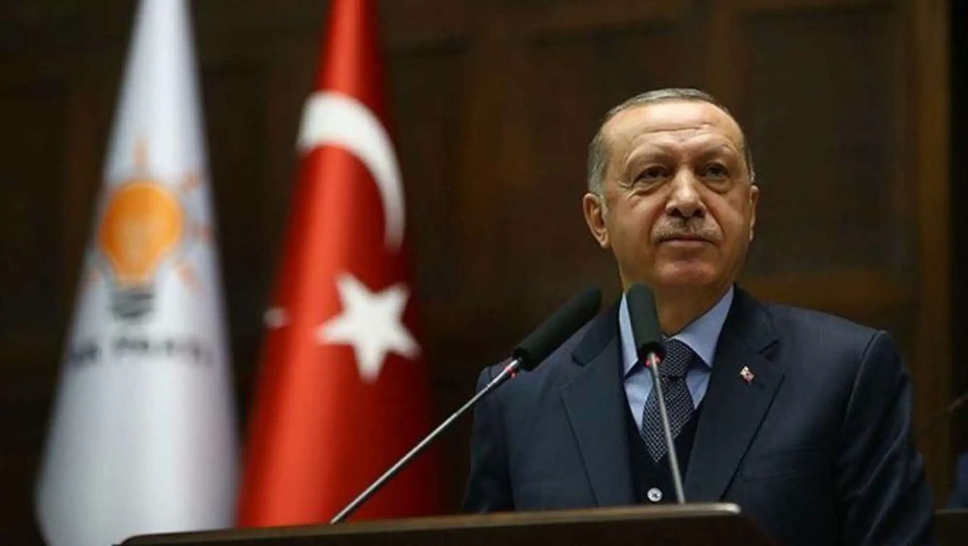 Hayati Yazıcı, AK Parti'nin 24. kuruluş yıl dönümü etkinliğinde konuşma yapıyor.