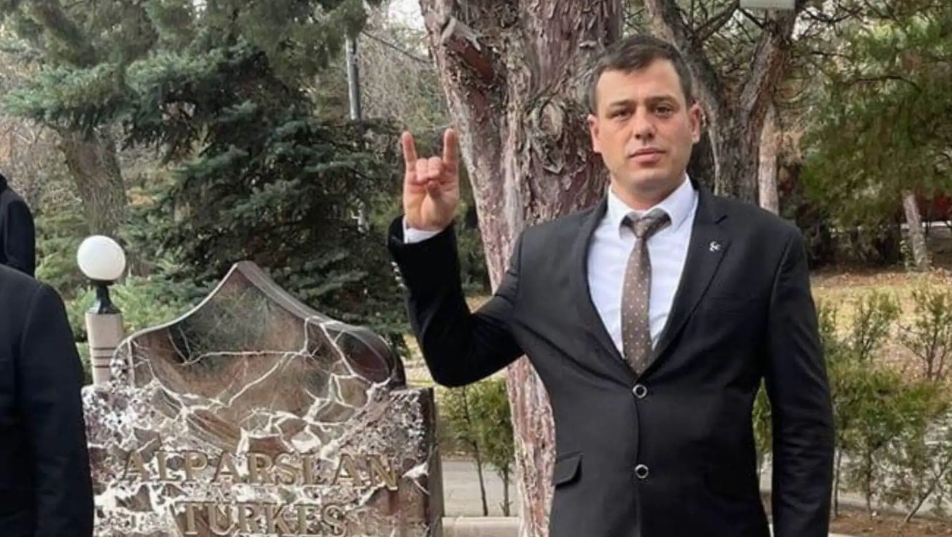 MHP District President Onur Yalamaç making a resignation statement. MHP District President Onur Yalamaç making a resignation statement.