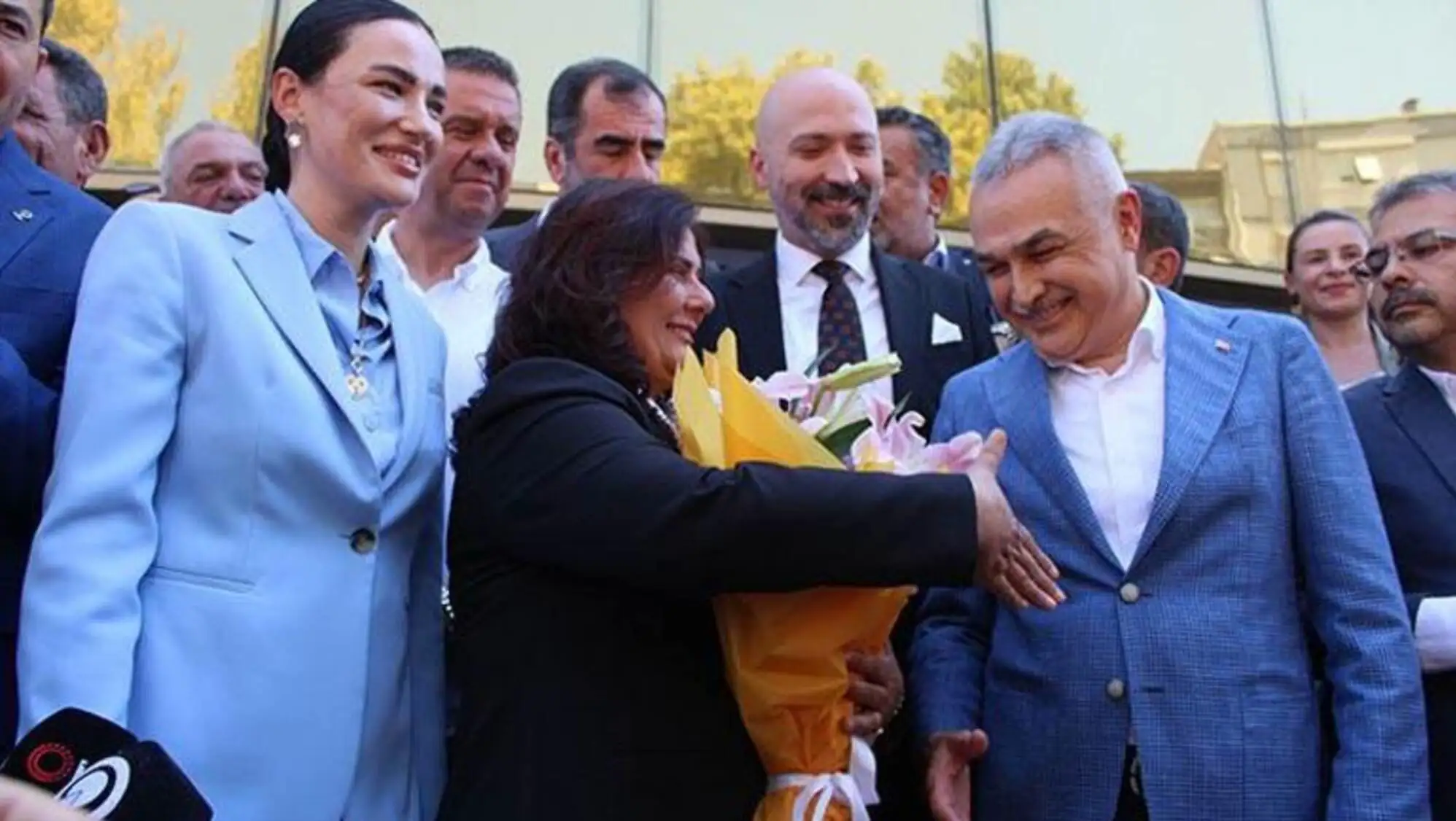 Aydın Mayor Özlem Çerçioğlu at the AK Party membership ceremony. Aydın Mayor Özlem Çerçioğlu at the AK Party membership ceremony.