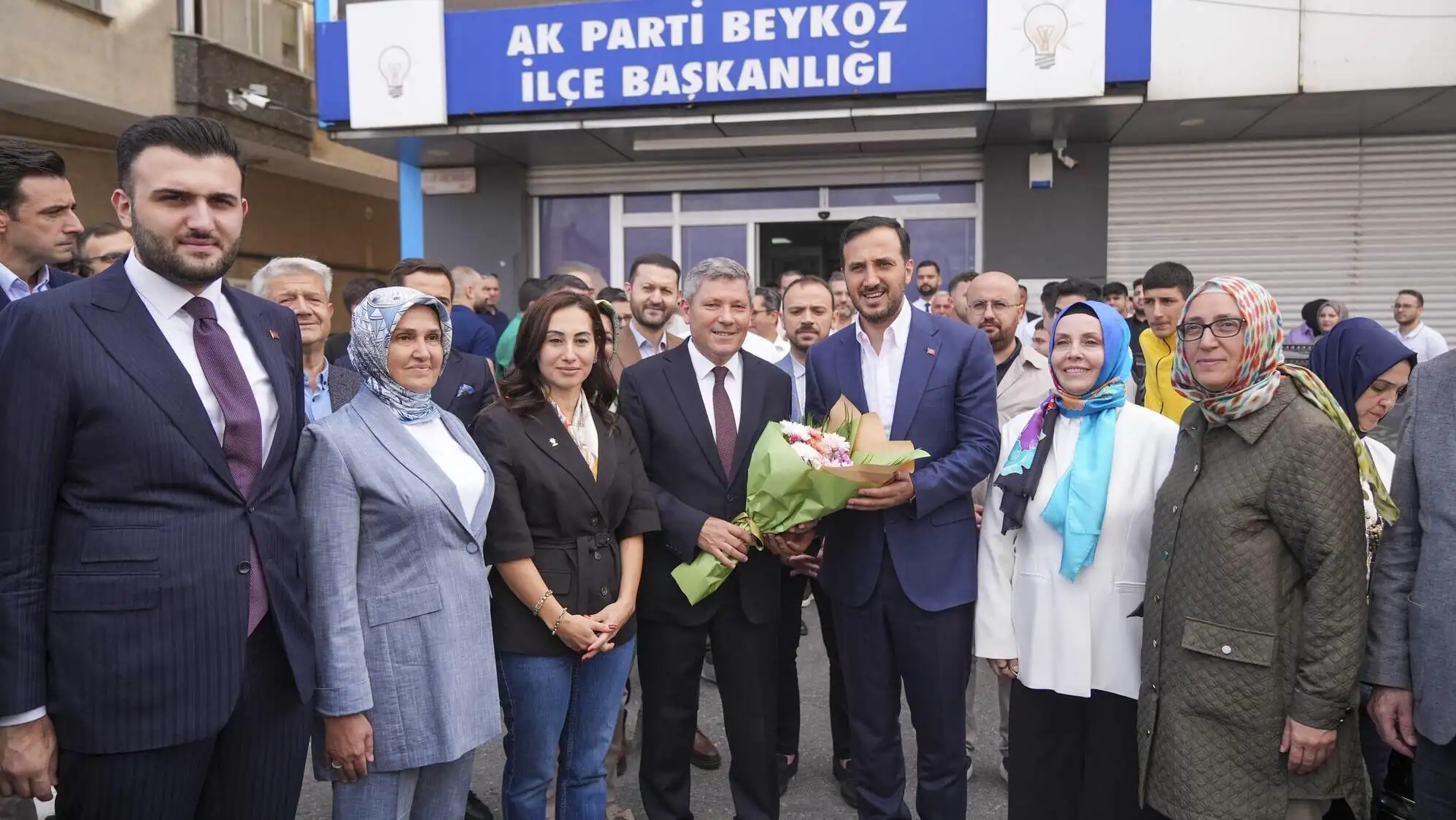 Özlem Vural Gürzel, AKP'ye katılım programında.