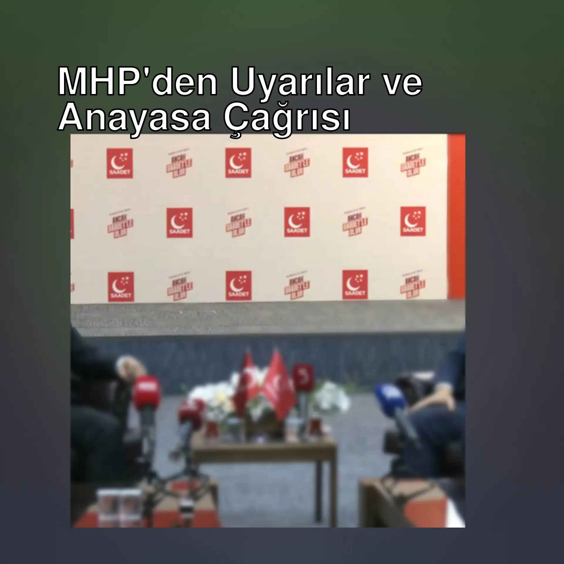 MHP lideri Devlet Bahçeli ve bir diğer yetkili basın toplantısında.