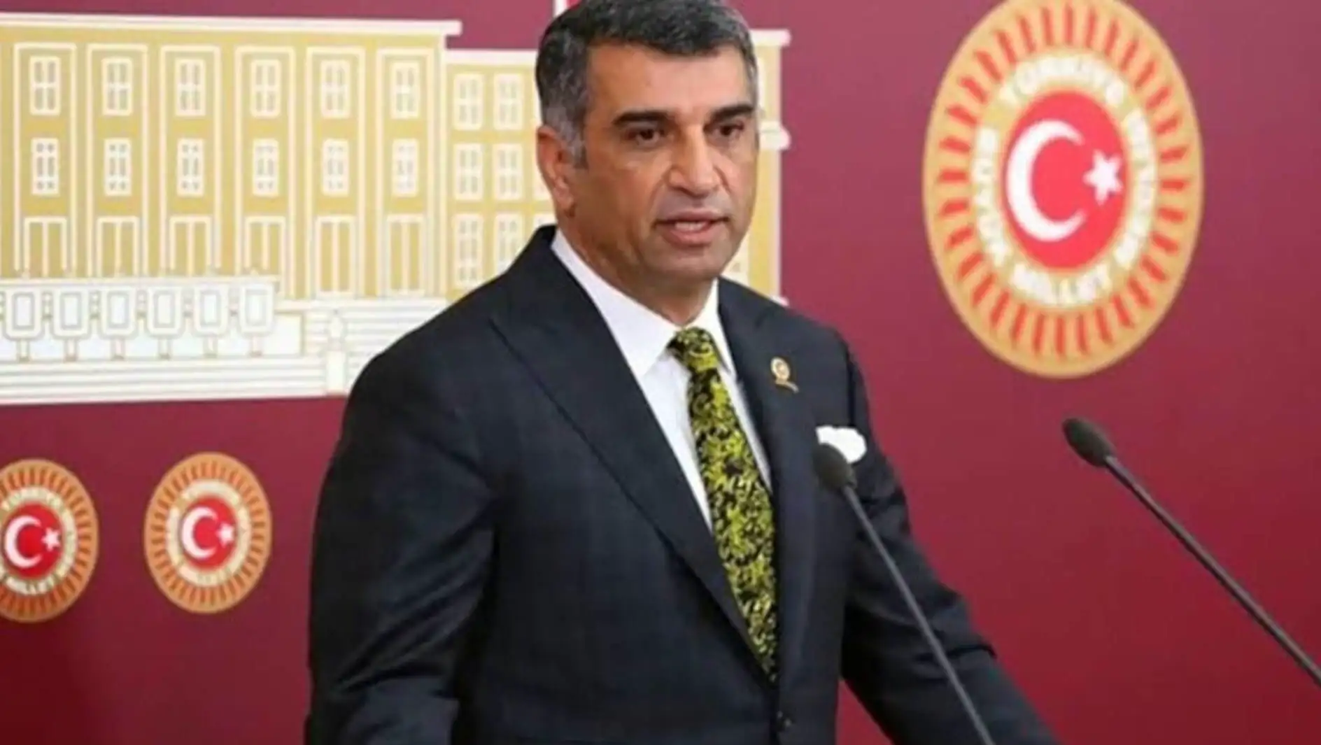 CHP deputy Gürsel Erol called for unity among Kılıçdaroğlu and Özel.