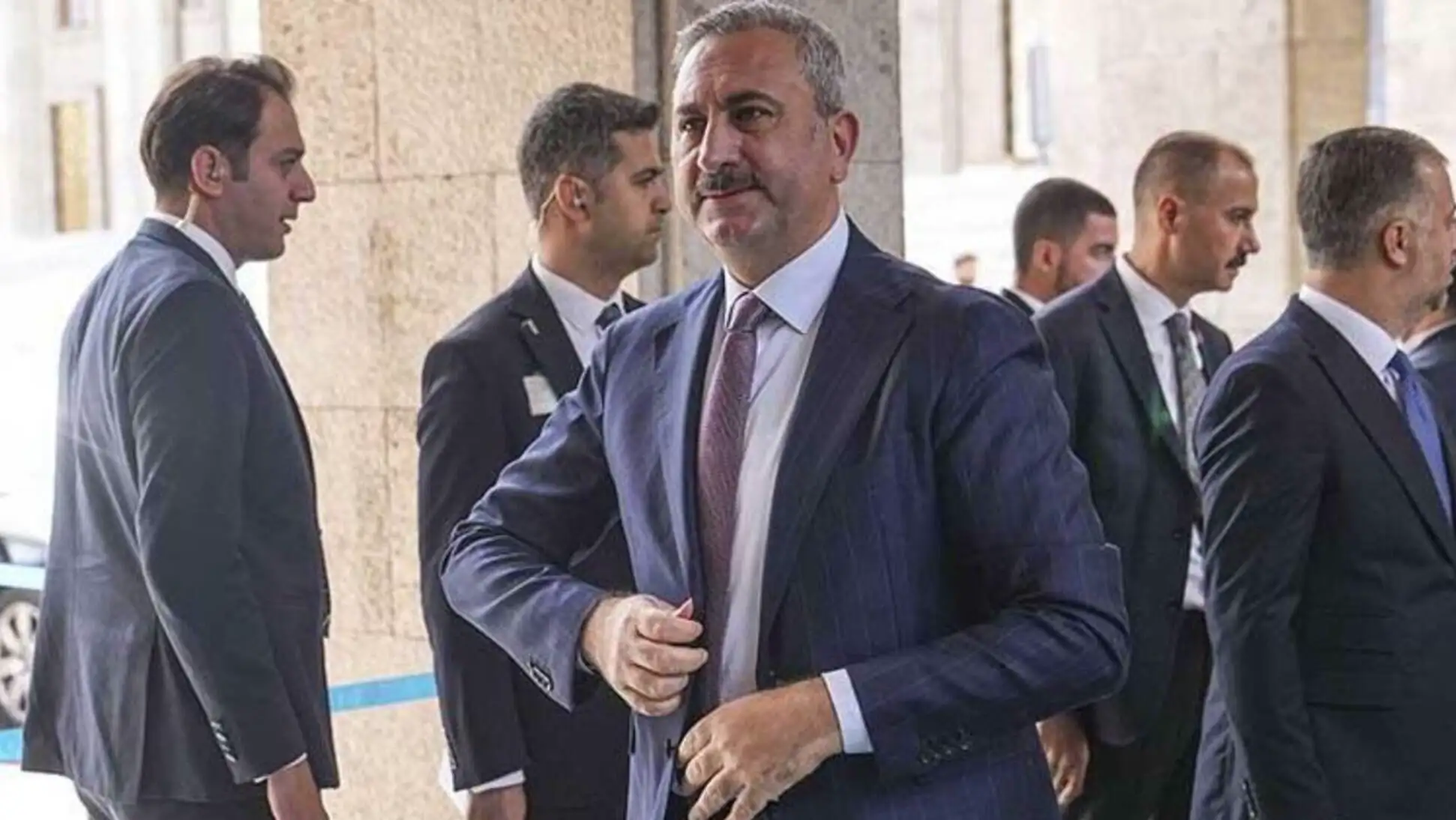 Toplantıya katılan bir temsilci. Toplantıya katılan bir temsilci.