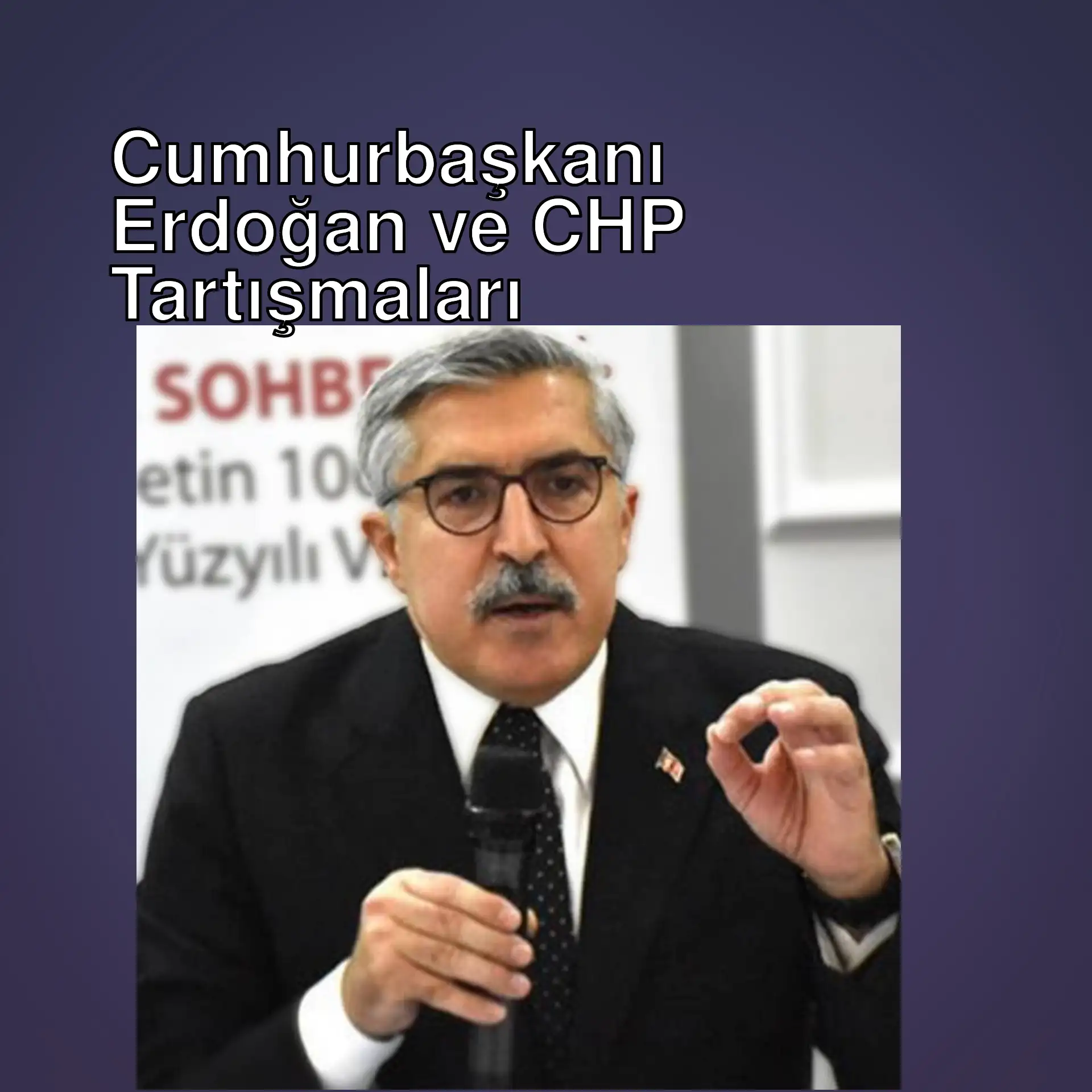 Cumhurbaşkanı Erdoğan'ı temsil eden bir adam mikrofon tutuyor.