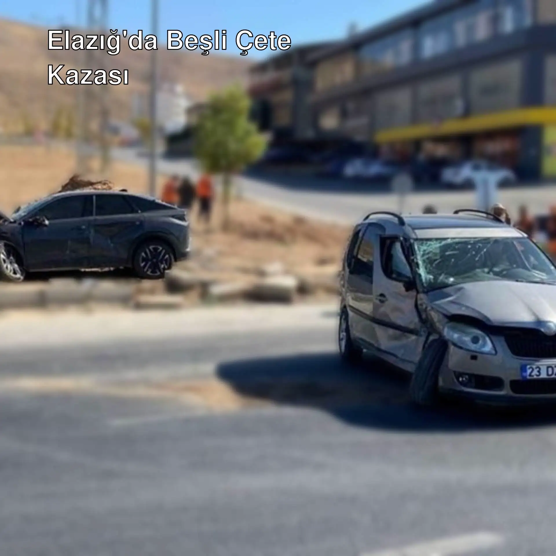 Elazığ'da iki aracın çarpıştığı kaza sonrası yaralılar hastaneye kaldırıldı.