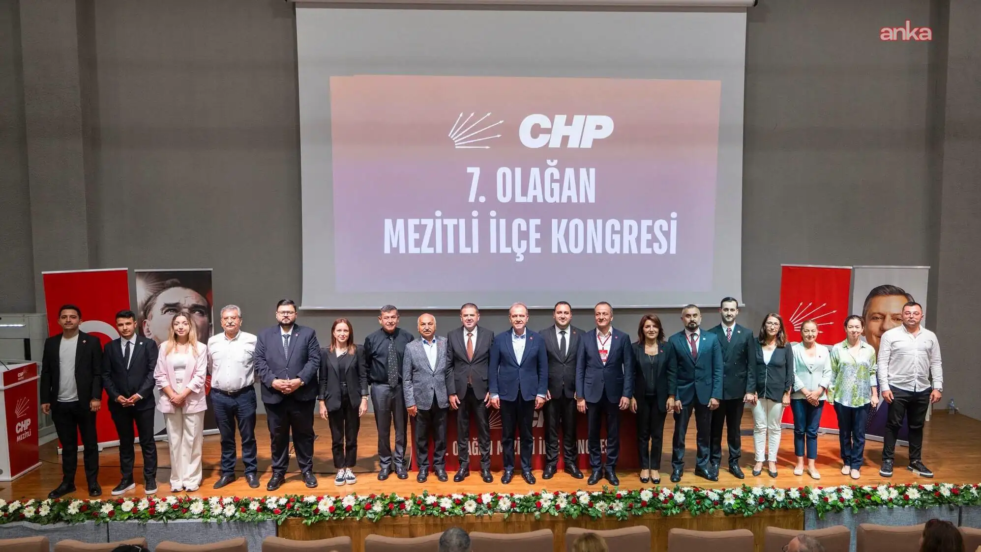 Vahap Seçer speaking at the congress.
