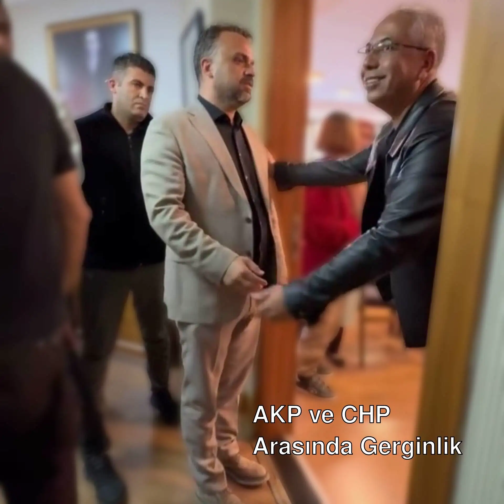 AKP ve CHP arasında gerginlik yaşandı.