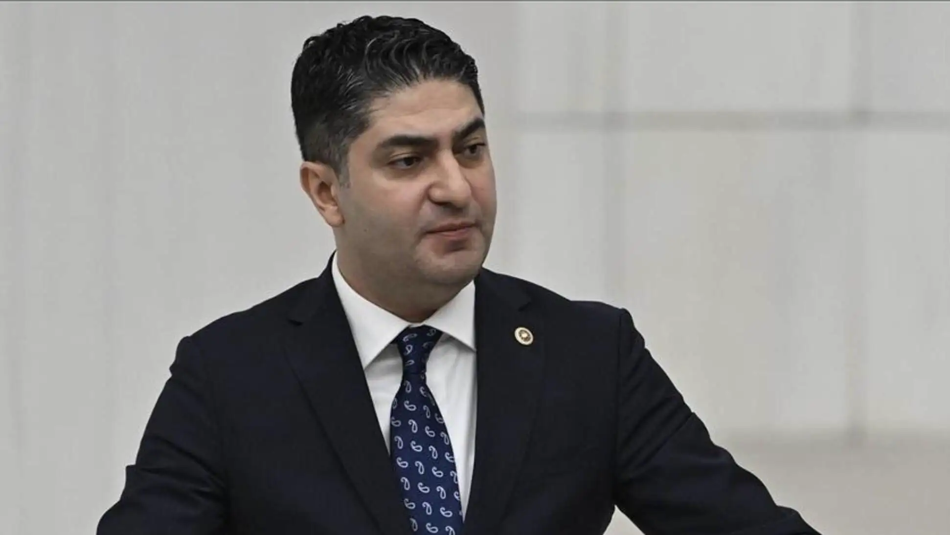 CHP'nin liderliği ve siyasi durumu üzerine tartışmalar.