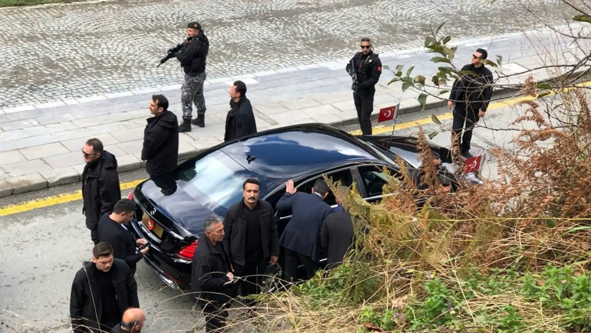Cumhurbaşkanı Erdoğan, Ayder Yaylası'nda çevre düzenlemelerini yerinde inceledi. Cumhurbaşkanı Erdoğan, Ayder Yaylası'nda çevre düzenlemelerini yerinde inceledi.