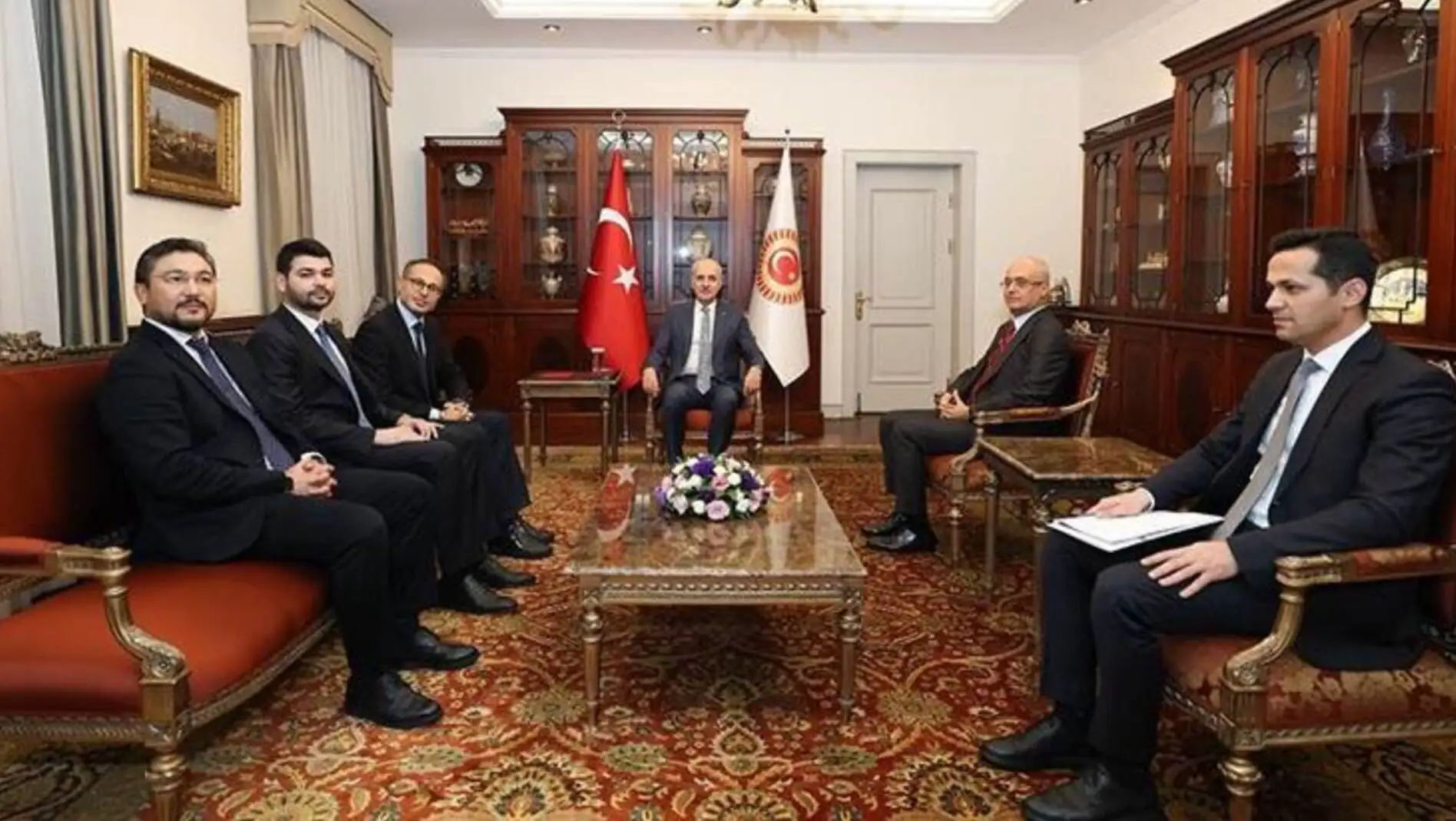 TBMM Başkanı Numan Kurtulmuş, TÜRKPA Genel Sekreteri Ramil Hasan ile birlikte. TBMM Başkanı Numan Kurtulmuş, TÜRKPA Genel Sekreteri Ramil Hasan ile birlikte.