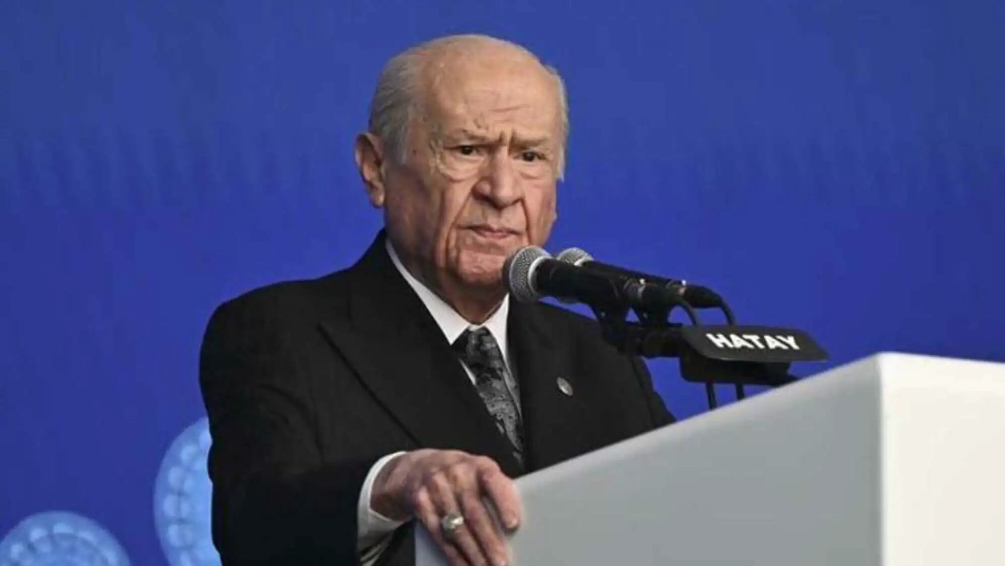 Devlet Bahçeli, konuşma yaparken. Devlet Bahçeli, konuşma yaparken.