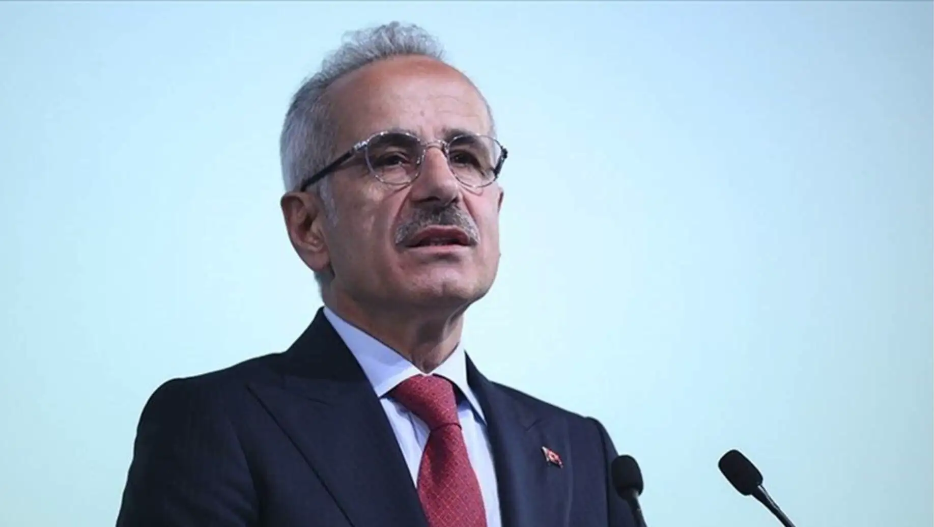 Bakan Uraloğlu, Suriye Ulaştırma Bakanı ile görüşme yapıyor. Bakan Uraloğlu, Suriye Ulaştırma Bakanı ile görüşme yapıyor.
