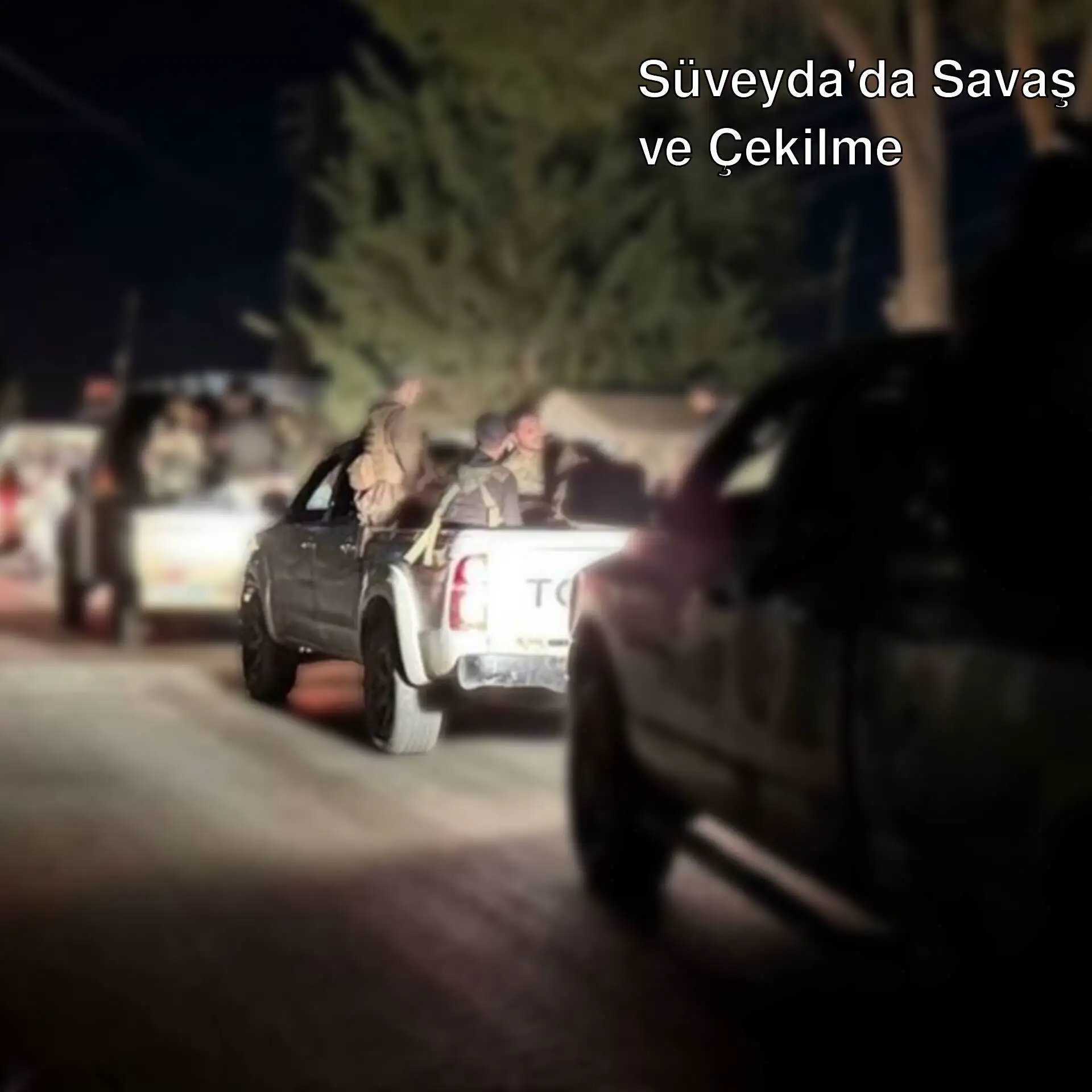 Süveyda'da çatışmalar sonrası bir grup insan. Süveyda'da çatışmalar sonrası bir grup insan.