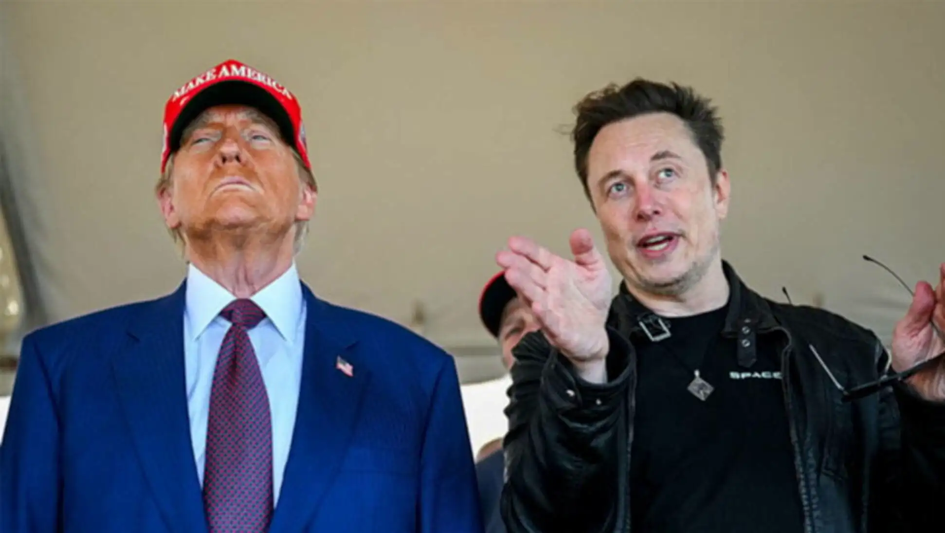 Donald Trump shows support for Elon Musk.
