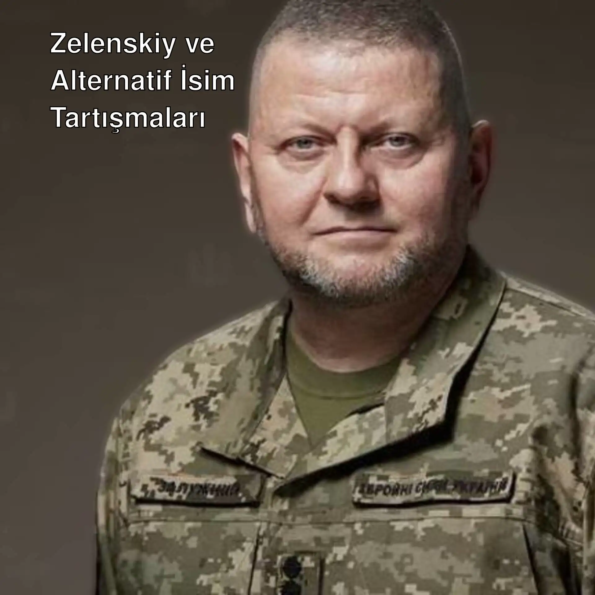Rus askeri üniforması giymiş bir adam. Rus askeri üniforması giymiş bir adam.