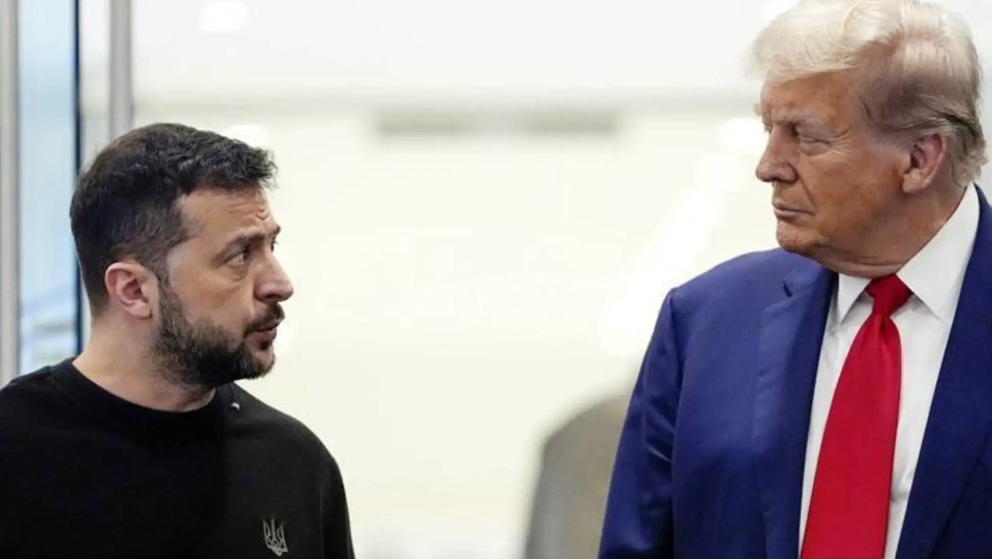 Zelenski and Trump at a press conference. Zelenski and Trump at a press conference.