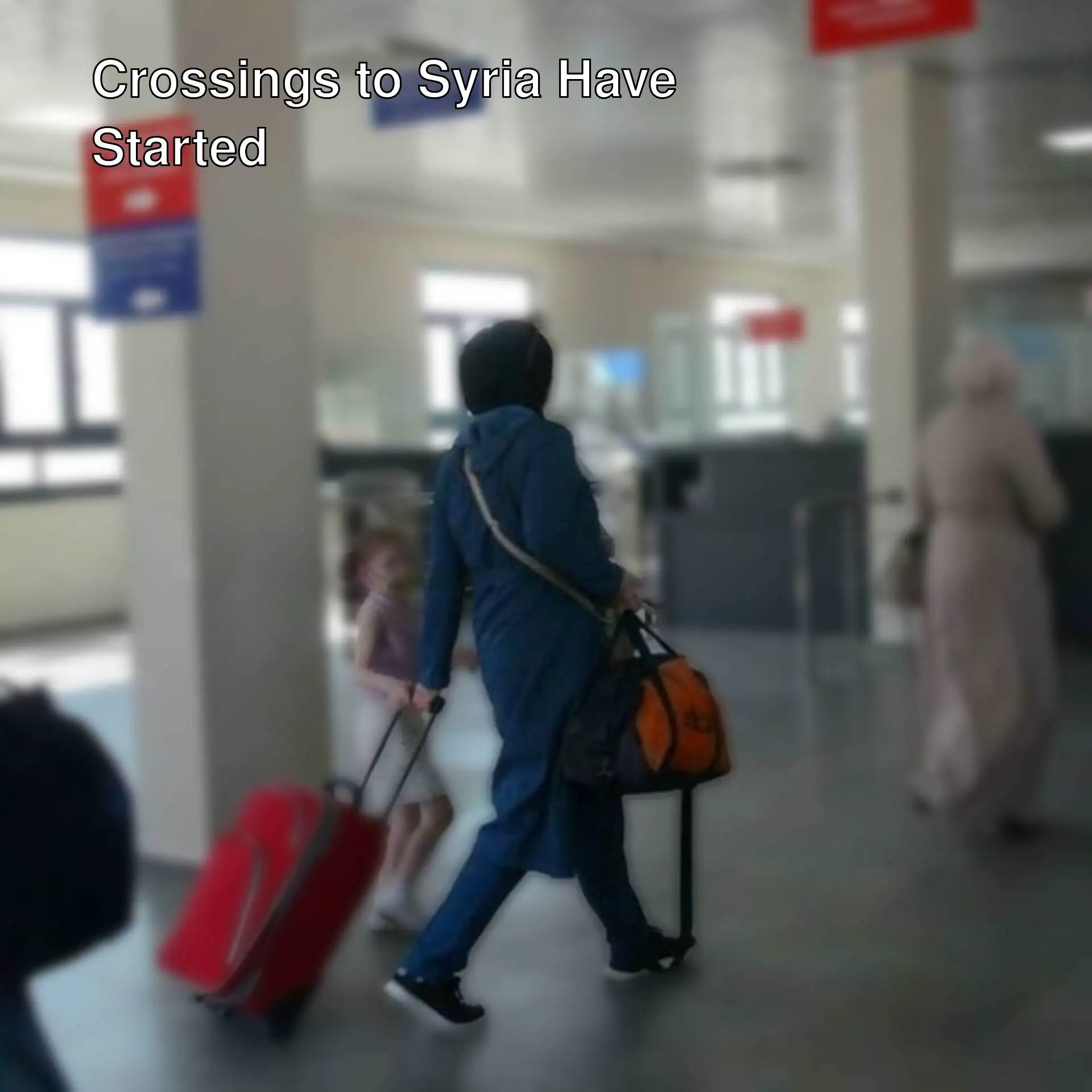 There is a crowd at the crossings to Syria. There is a crowd at the crossings to Syria.
