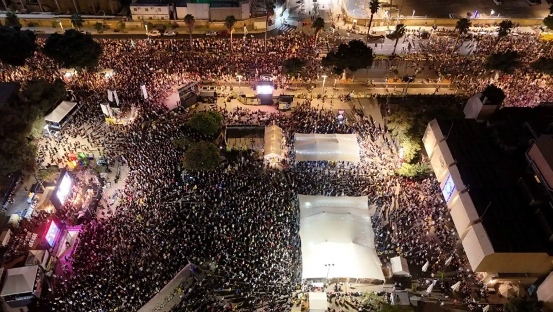 A large crowd gathered in Tel Aviv.