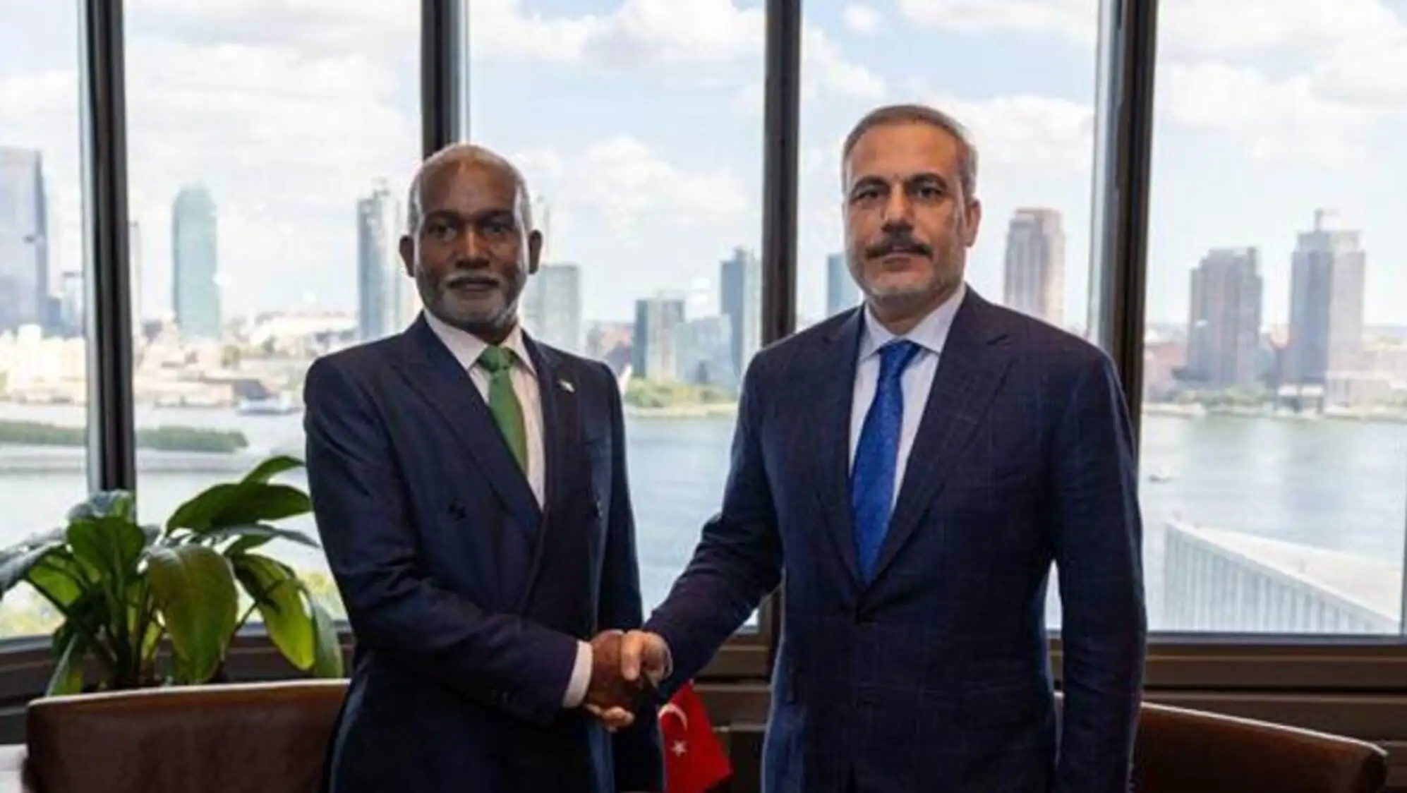 Foreign Minister Hakan Fidan and Nigerian counterpart Tuggar together.