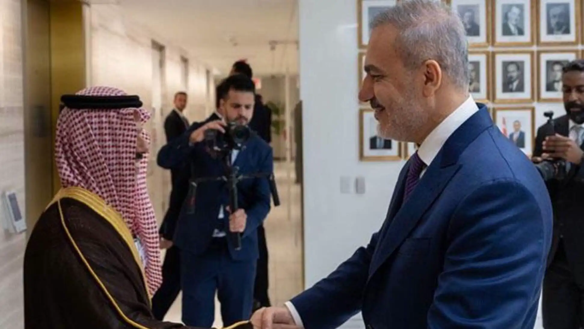 Foreign Minister Hakan Fidan meeting with Saudi Arabian Foreign Minister.