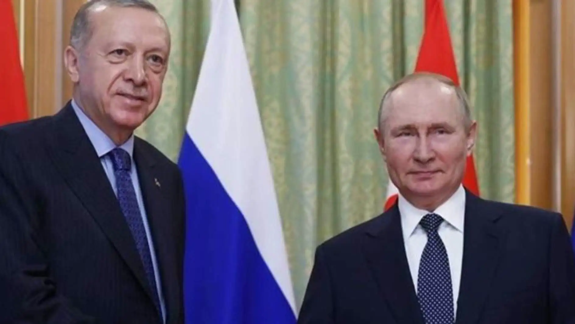 President Erdoğan and Putin discussing international relations. President Erdoğan and Putin discussing international relations.