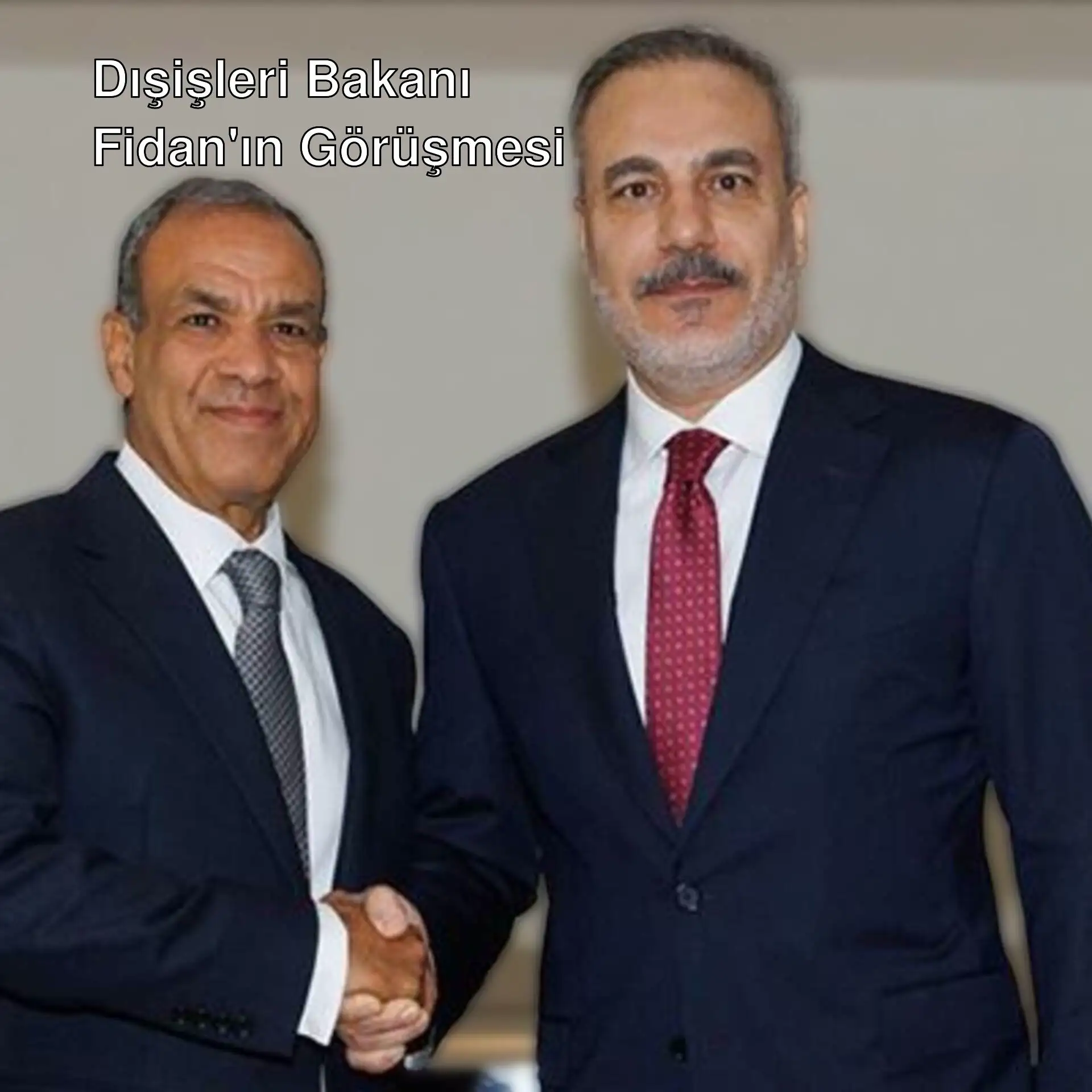 Dışişleri Bakanı Hakan Fidan ve Mısırlı mevkidaşı Abdulati el sıkışıyor.