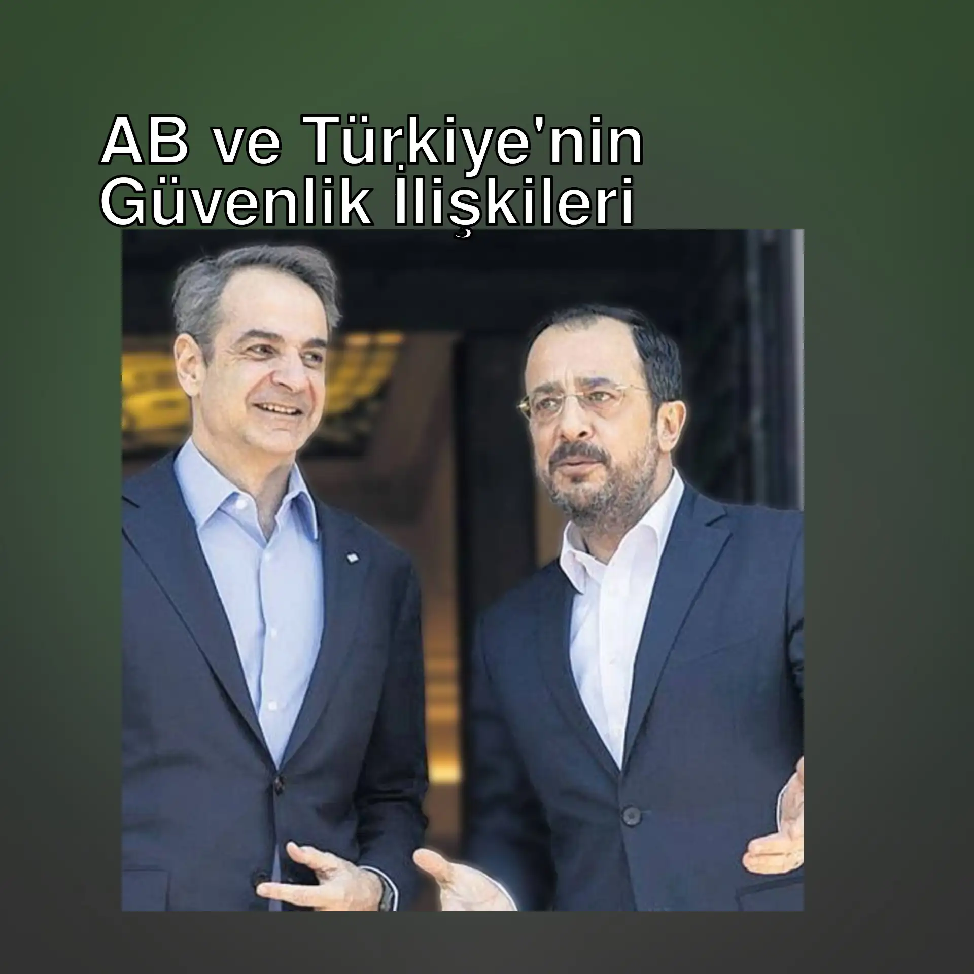 İki adam takım elbise giymiş, yan yana duruyor. İki adam takım elbise giymiş, yan yana duruyor.