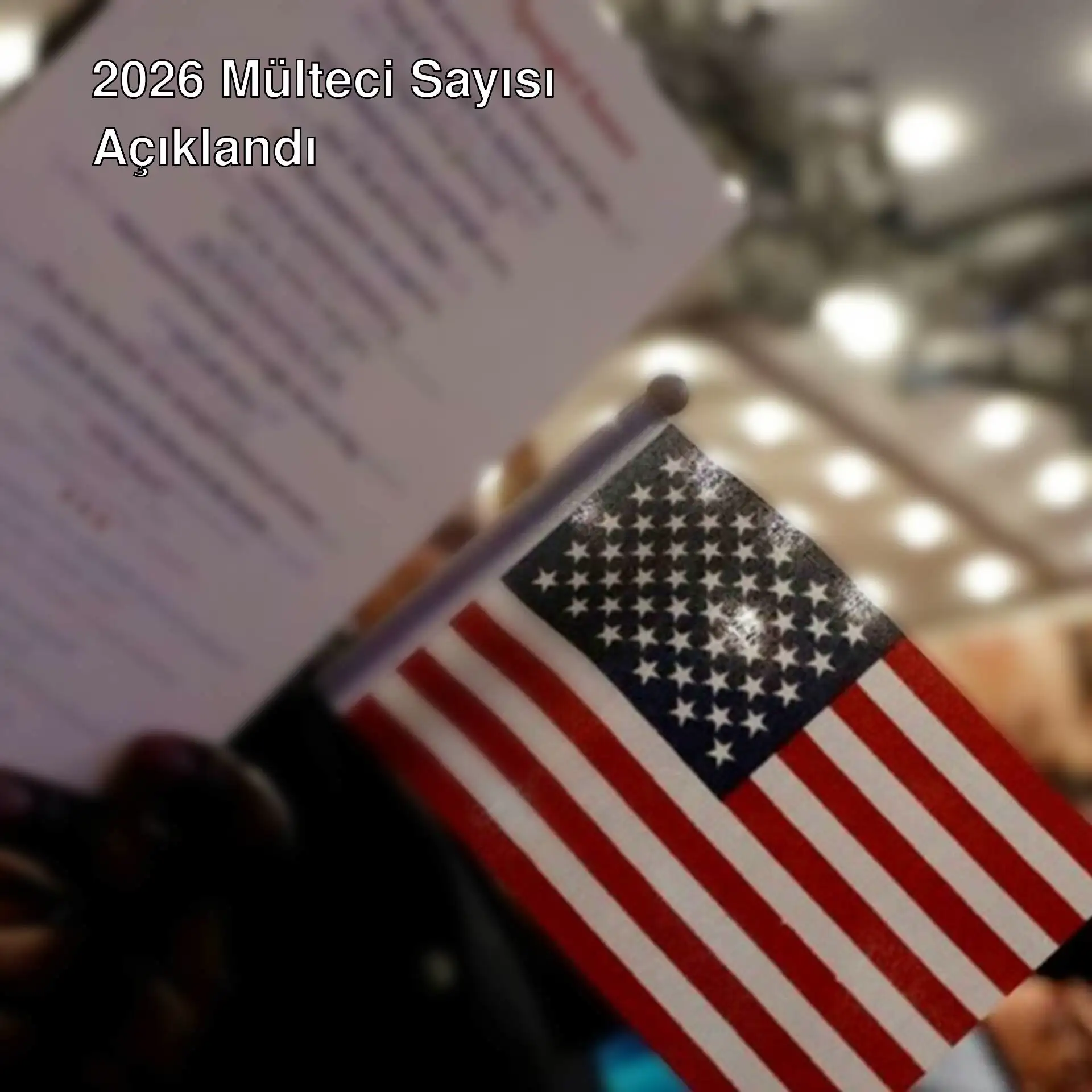 ABD bayrağını tutan bir el.