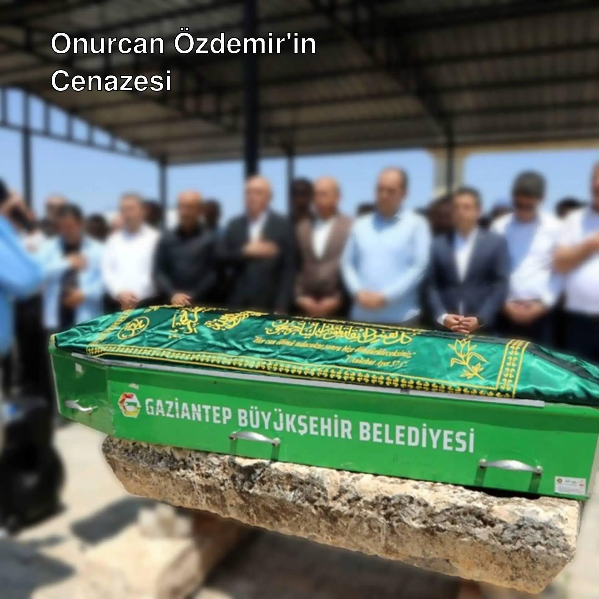 Onurcan Özdemir'in cenaze töreninden bir görüntü. Onurcan Özdemir'in cenaze töreninden bir görüntü.
