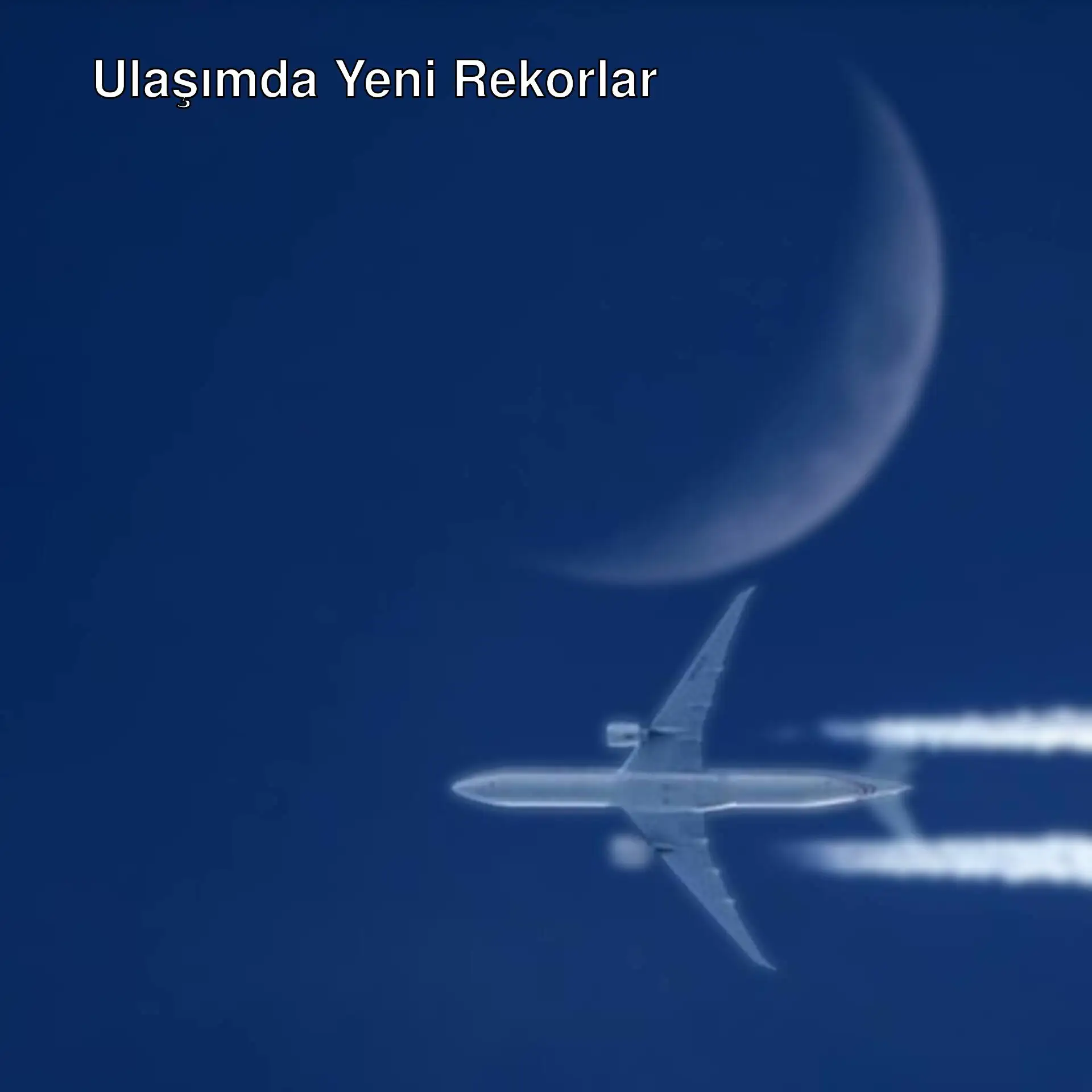 Bir uçağın gökyüzünde ayın arkasında uçması. Bir uçağın gökyüzünde ayın arkasında uçması.