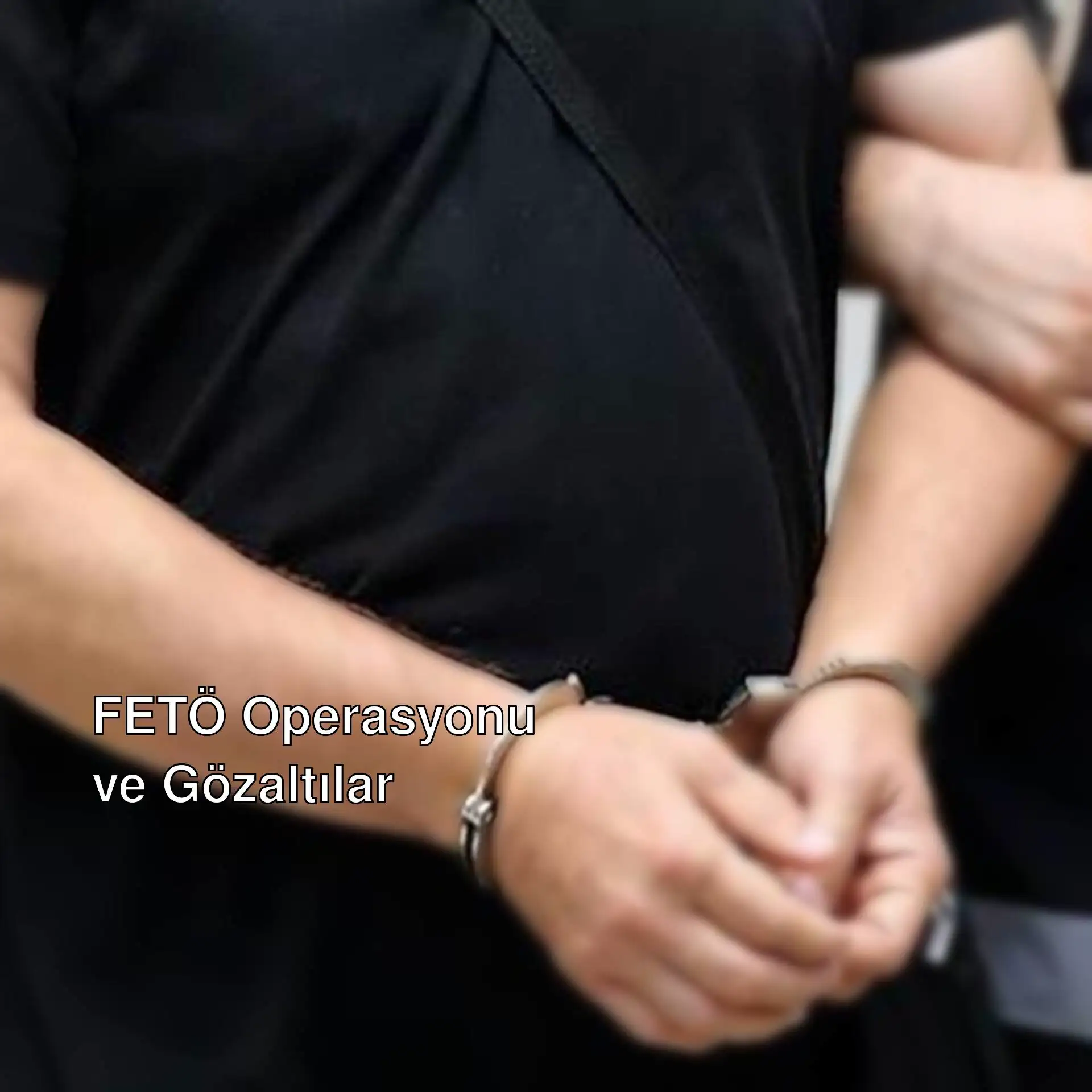 FETÖ operasyonu sırasında gözaltına alınan bir adam. FETÖ operasyonu sırasında gözaltına alınan bir adam.