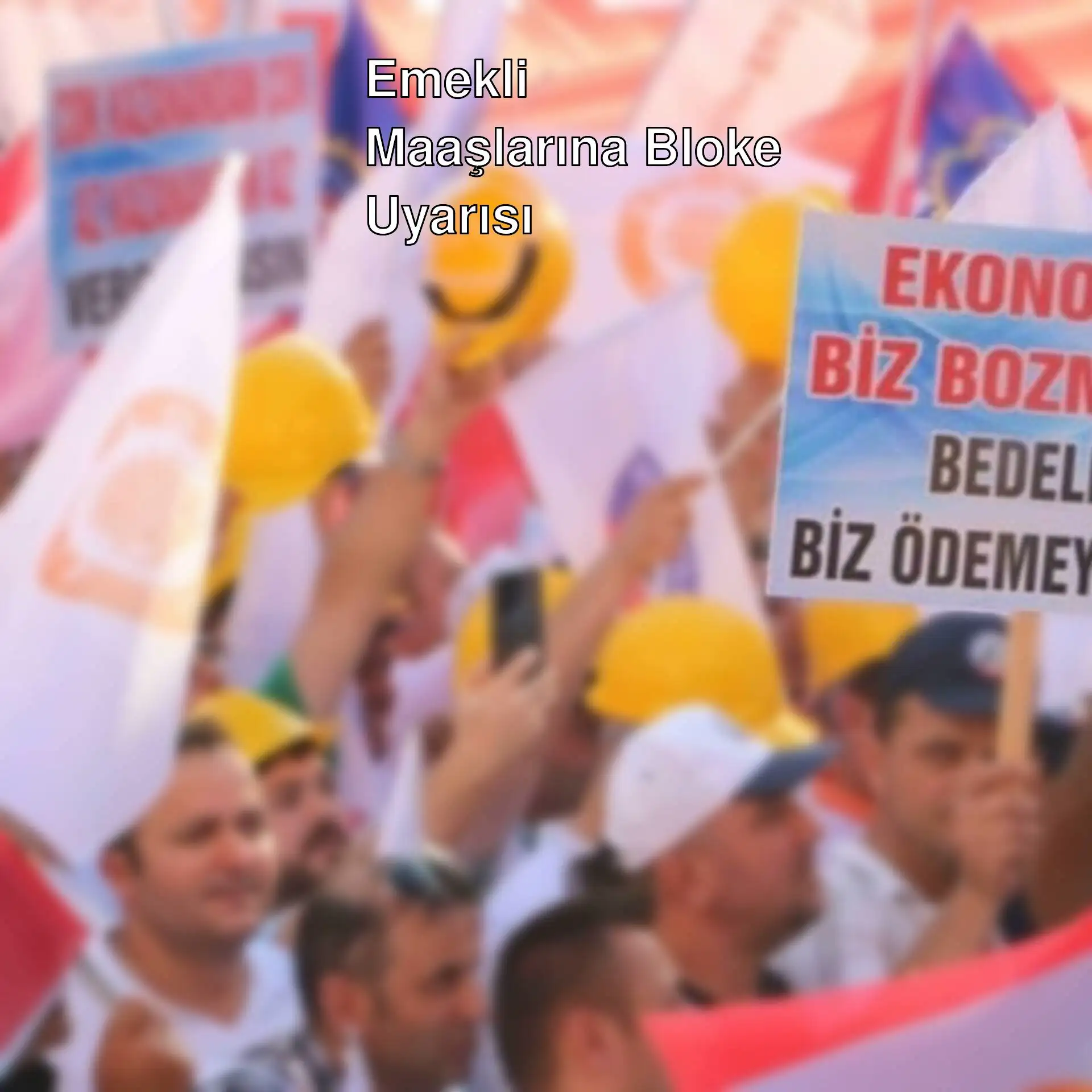 Bir grup insan pankart ve bayrak tutuyor. Bir grup insan pankart ve bayrak tutuyor.