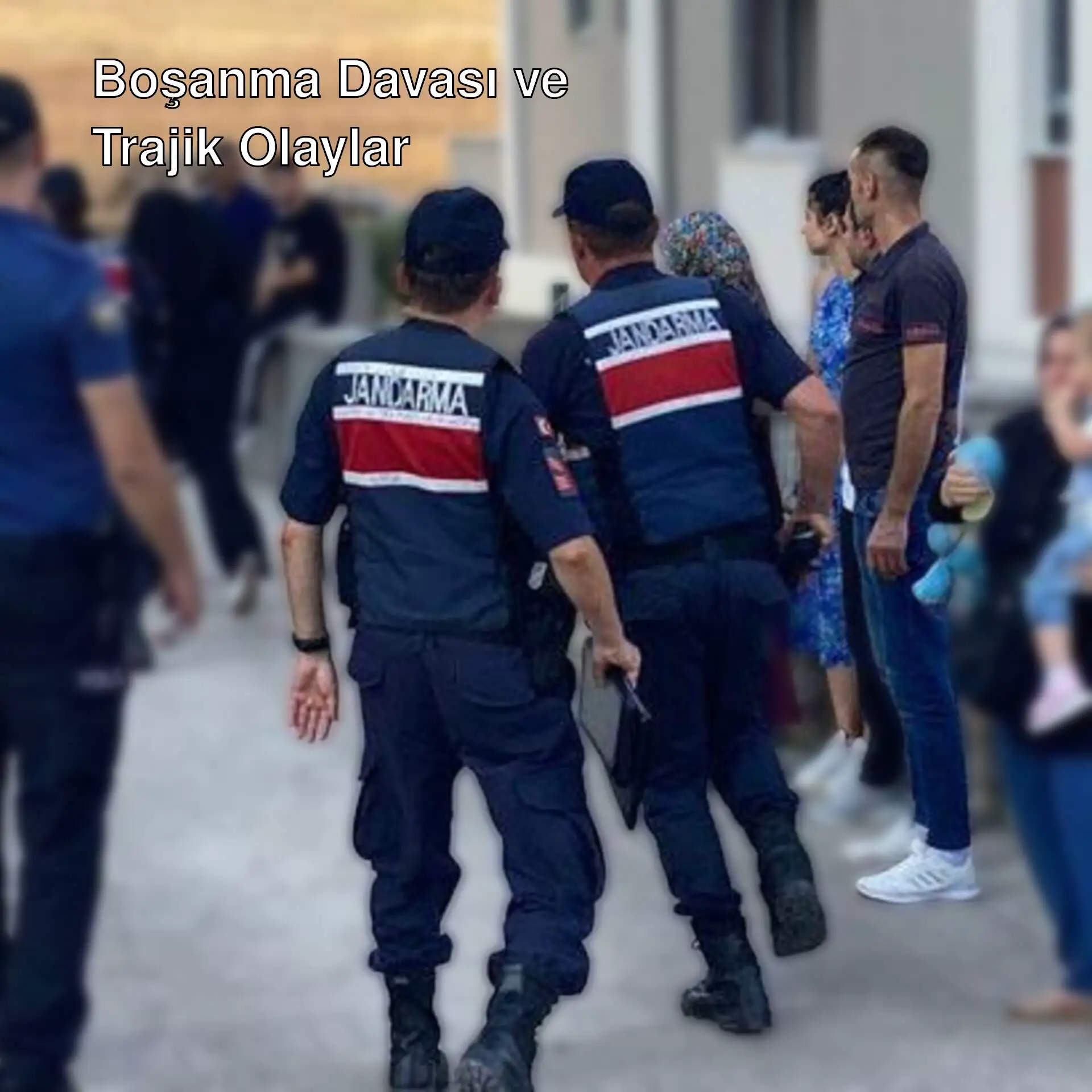 Polis ekipleri olay yerinde inceleme yapıyor. Polis ekipleri olay yerinde inceleme yapıyor.