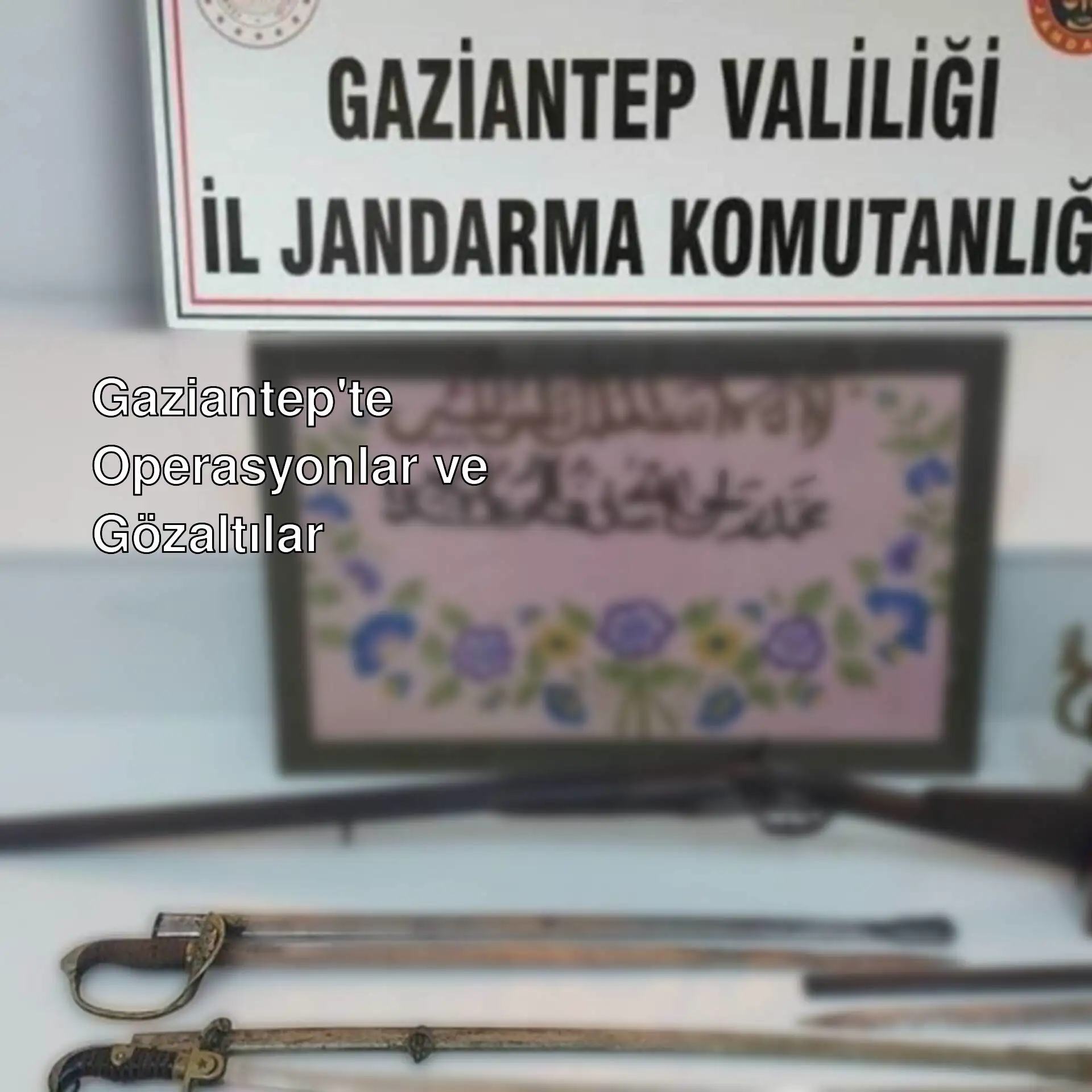 Gaziantep'te yapılan operasyonlarda ele geçirilen tarihi eserler. Gaziantep'te yapılan operasyonlarda ele geçirilen tarihi eserler.