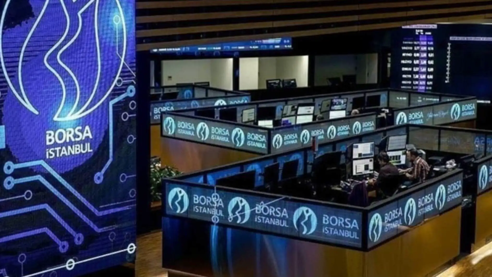People working in the Istanbul Stock Exchange.